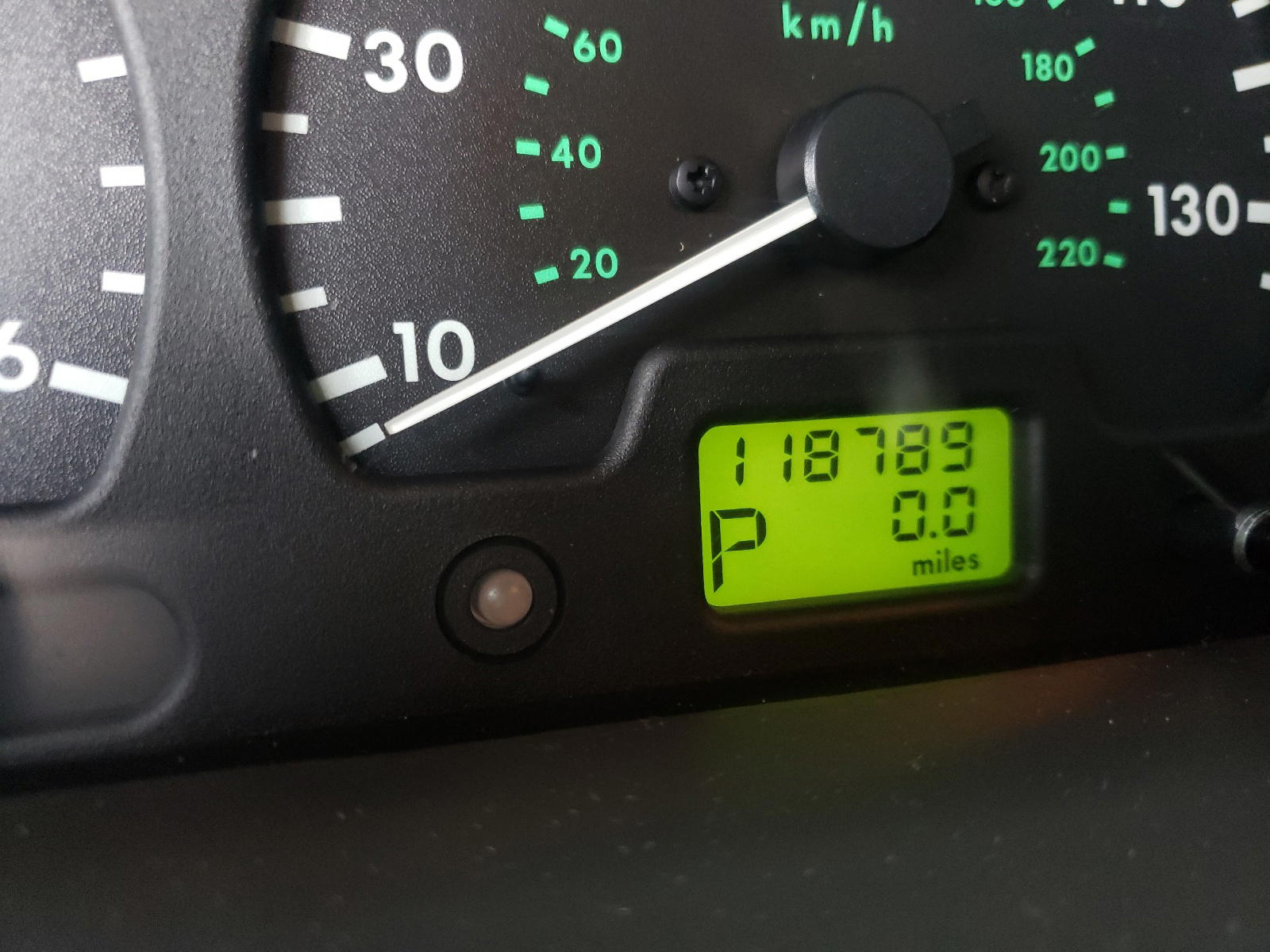 Photo 8 from auction – 2002 LAND ROVER DISCOVERY with VIN SALTY12472A751100