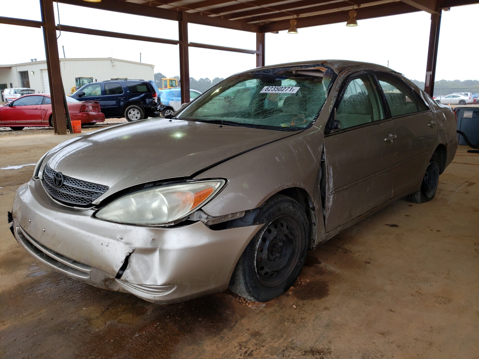 Photo 2 from auction – 2002 TOYOTA CAMRY LE with VIN 4T1BE32K62U579027