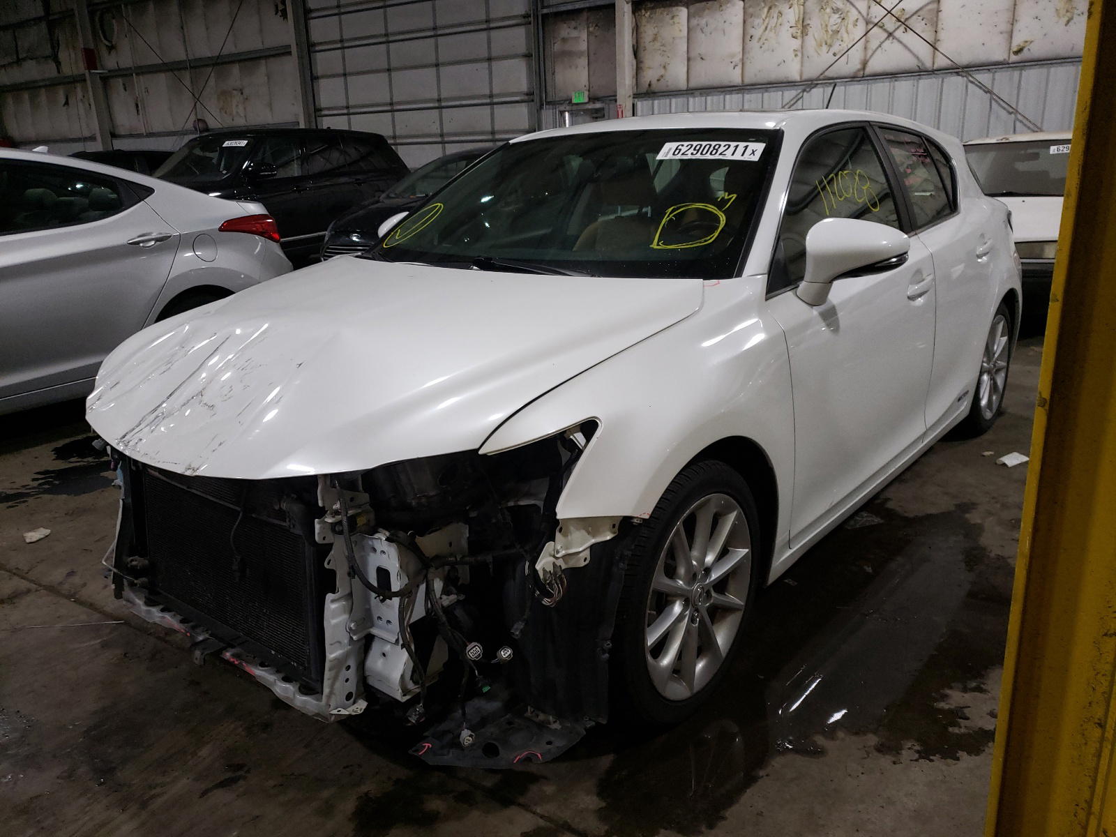 Photo 2 from auction – 2013 LEXUS CT 200 with VIN JTHKD5BH8D2169348