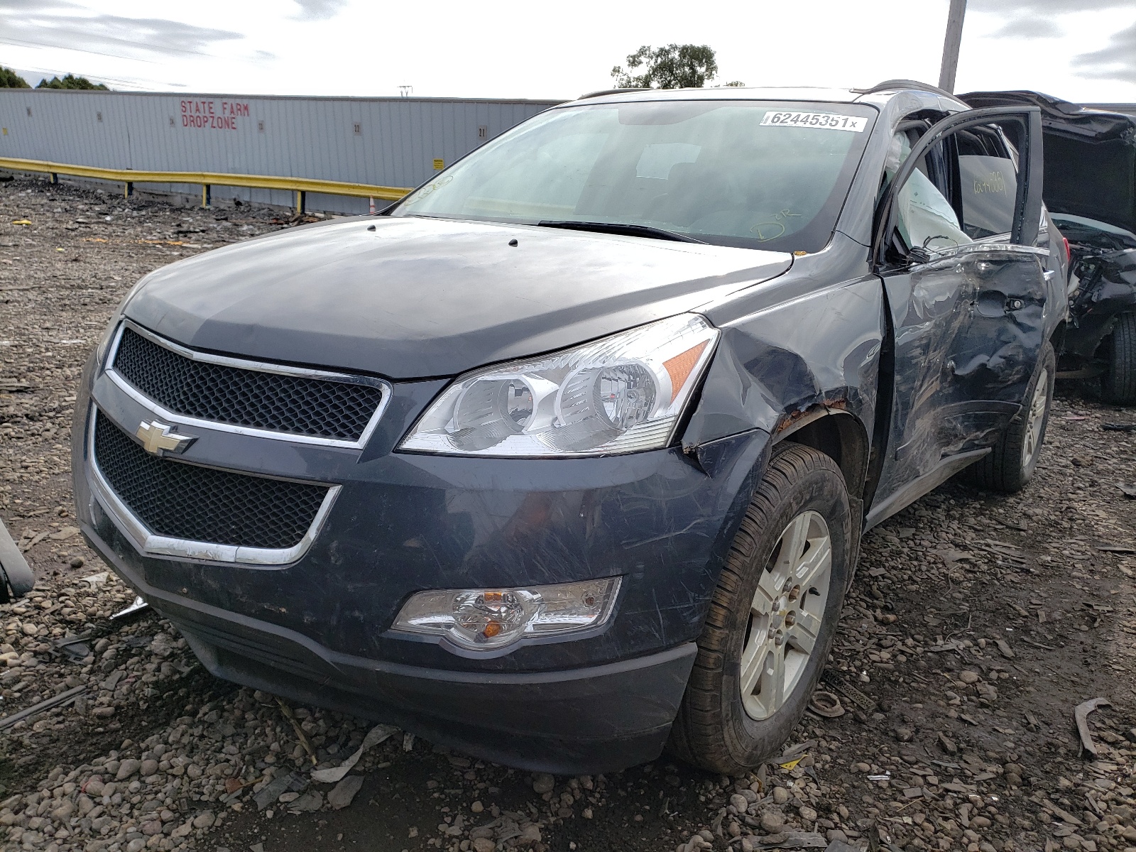 Photo 2 from auction – 2011 CHEVROLET TRAVERSE L with VIN 1GNKRGEDXBJ183379