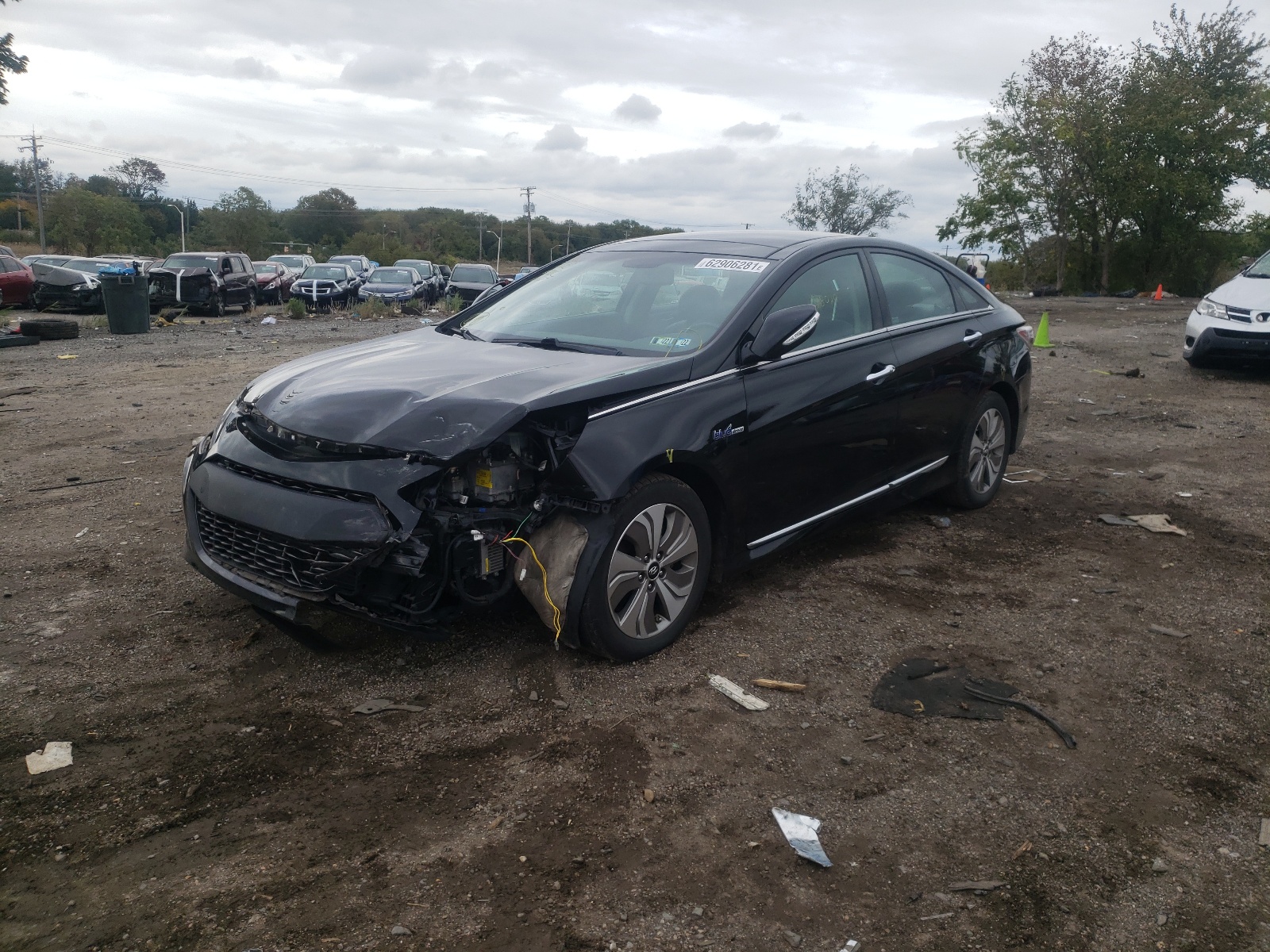 Photo 2 from auction – 2013 HYUNDAI SONATA HYB with VIN KMHEC4A42DA068169