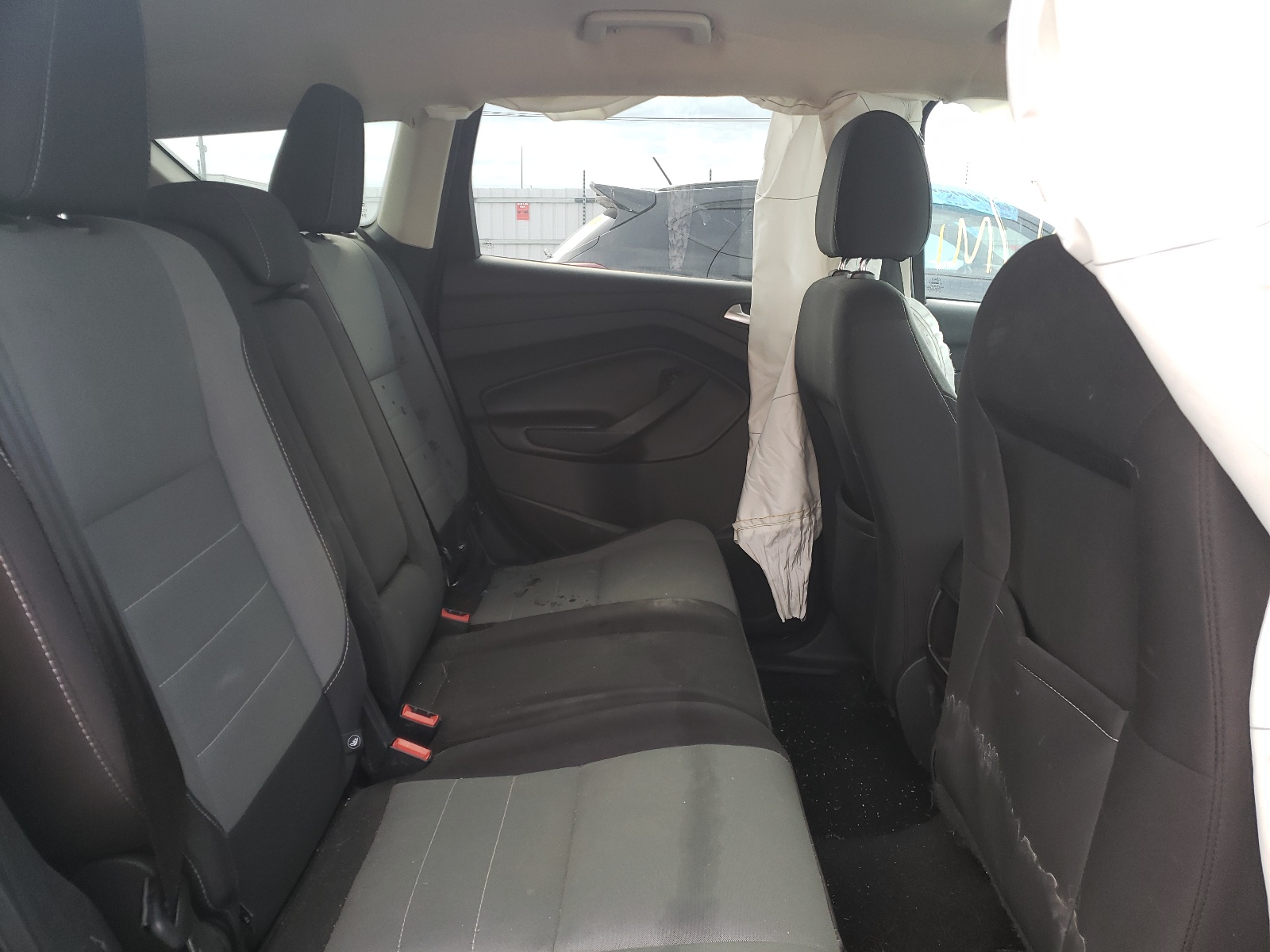 Zdjęcie 6 z aukcji – 2016 FORD ESCAPE SE z VIN 1FMCU0GX2GUB59072