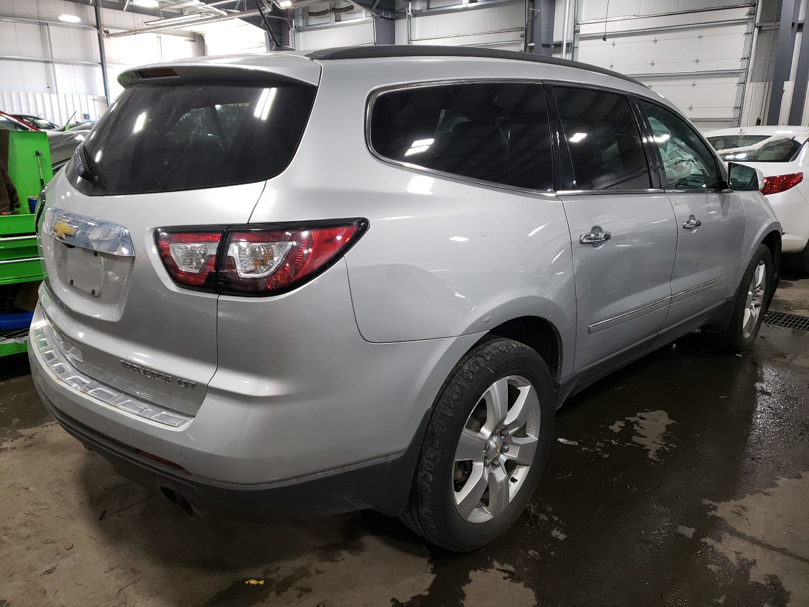 Photo 4 from auction – 2013 CHEVROLET TRAVERSE L with VIN 1GNKVLKD5DJ267816