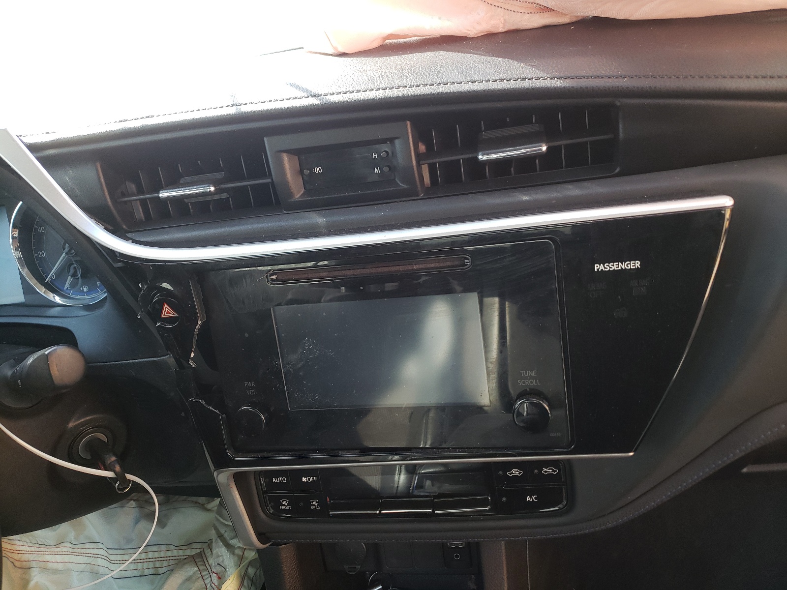 Photo 9 from auction – 2017 TOYOTA COROLLA L with VIN 5YFBURHE9HP646091