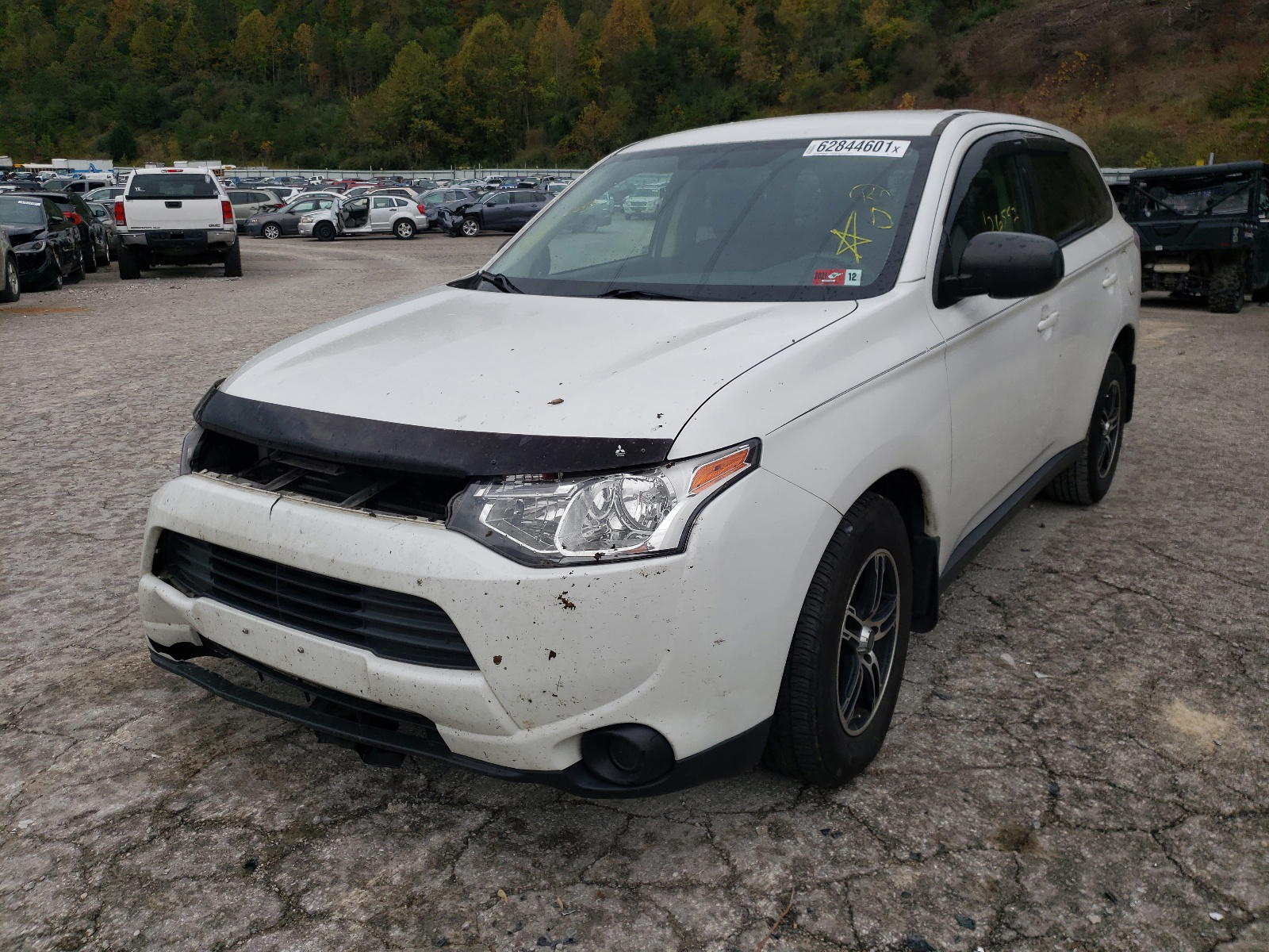 Photo 2 from auction – 2014 MITSUBISHI OUTLANDER with VIN JA4AD2A34EZ000710