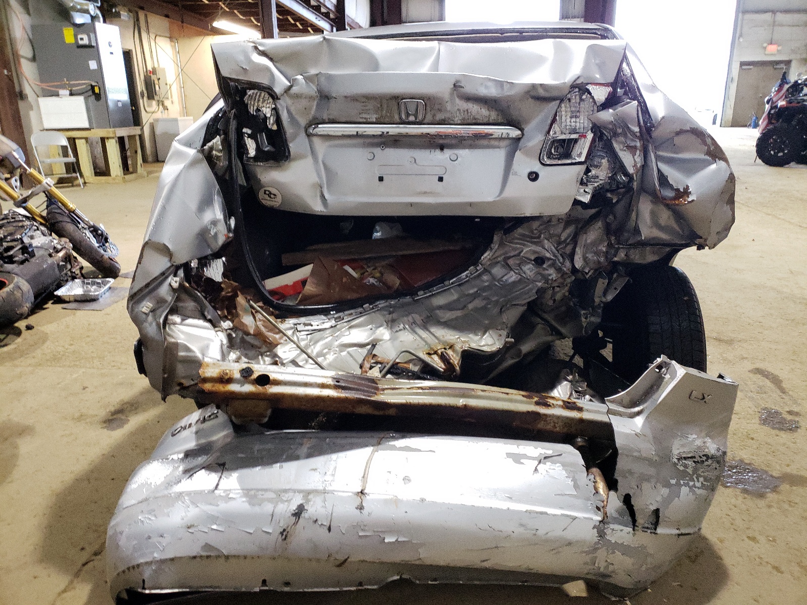 Photo 9 from auction – 2003 HONDA CIVIC LX with VIN 2HGES16543H607464