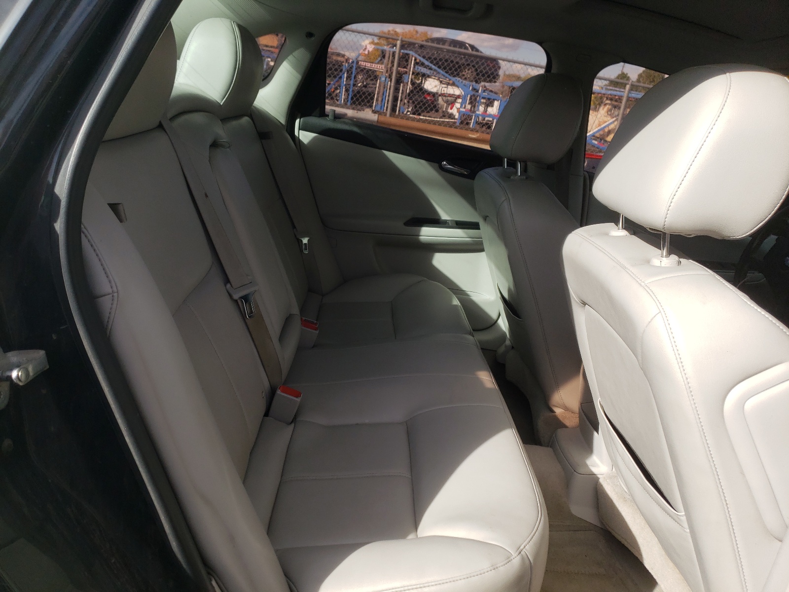 Photo 6 from auction – 2013 CHEVROLET IMPALA LTZ with VIN 2G1WC5E38D1174256