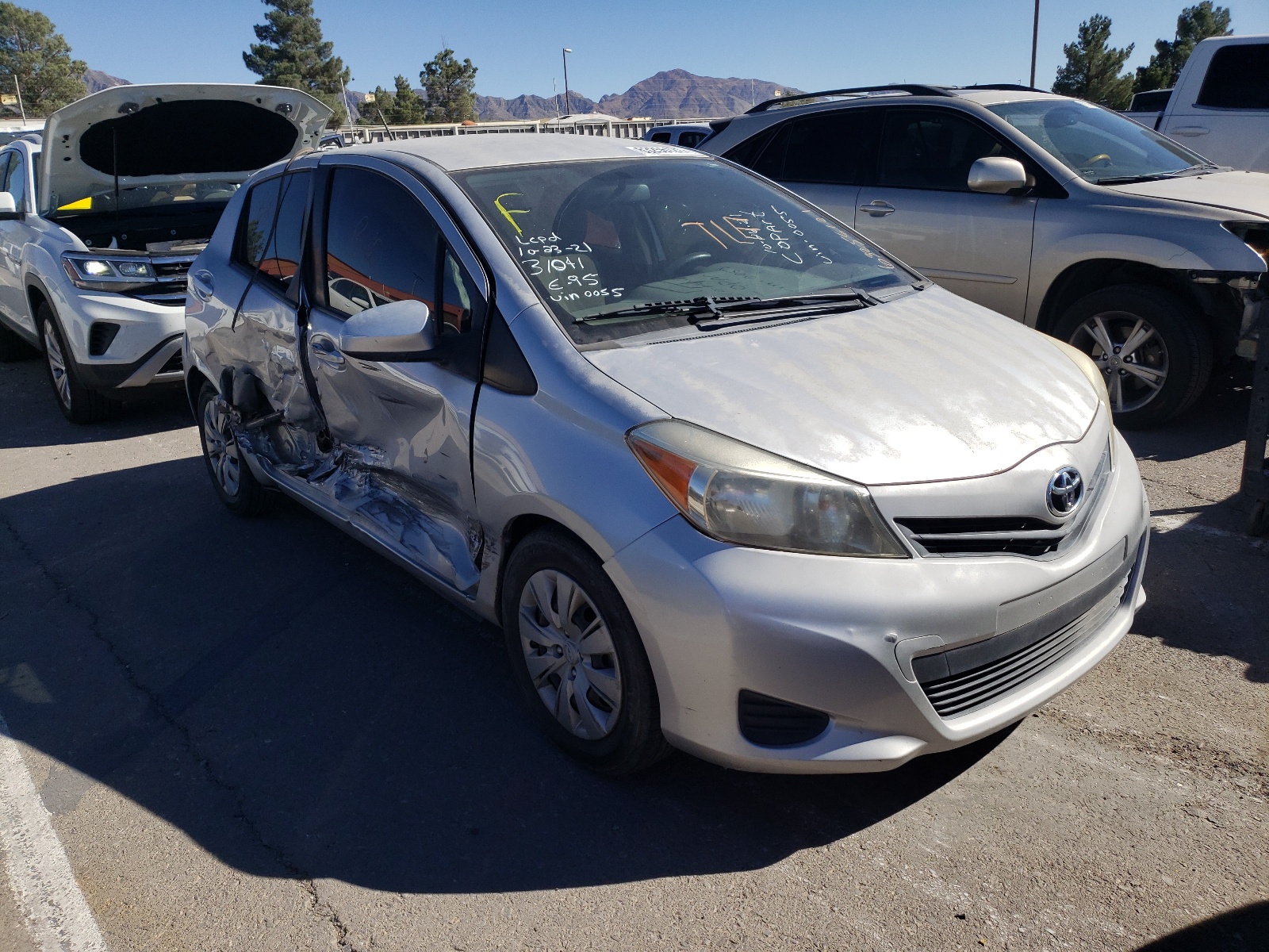 TOYOTA YARIS 2013 with VIN JTDKTUD38DD550055 - Photo from auction