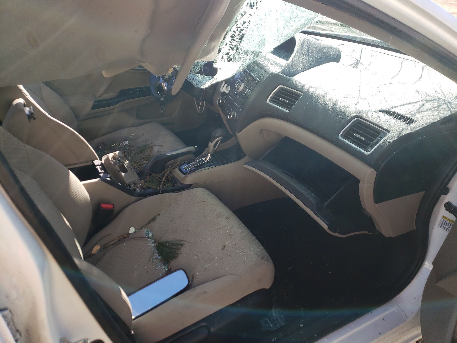 Photo 5 from auction – 2015 HONDA CIVIC LX with VIN 19XFB2F56FE227034