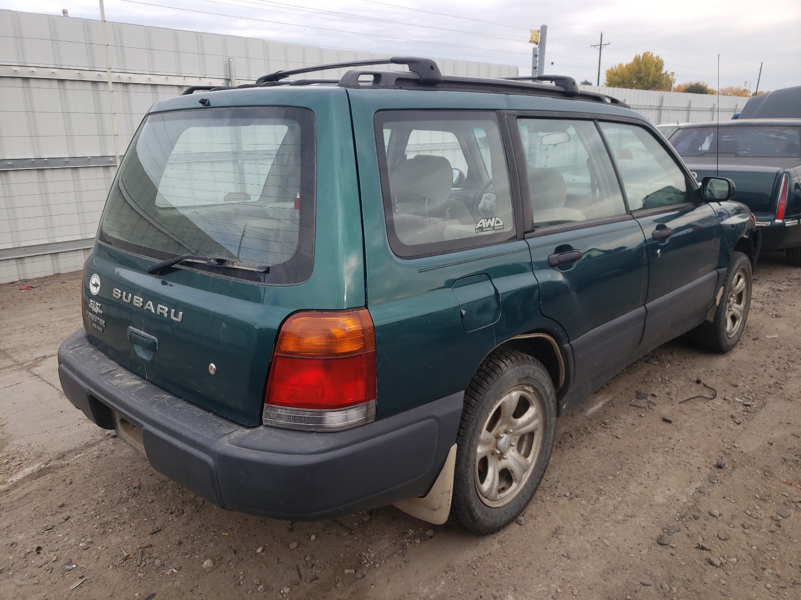 Photo 4 from auction – 1999 SUBARU FORESTER with VIN JF1SF6358XH747171