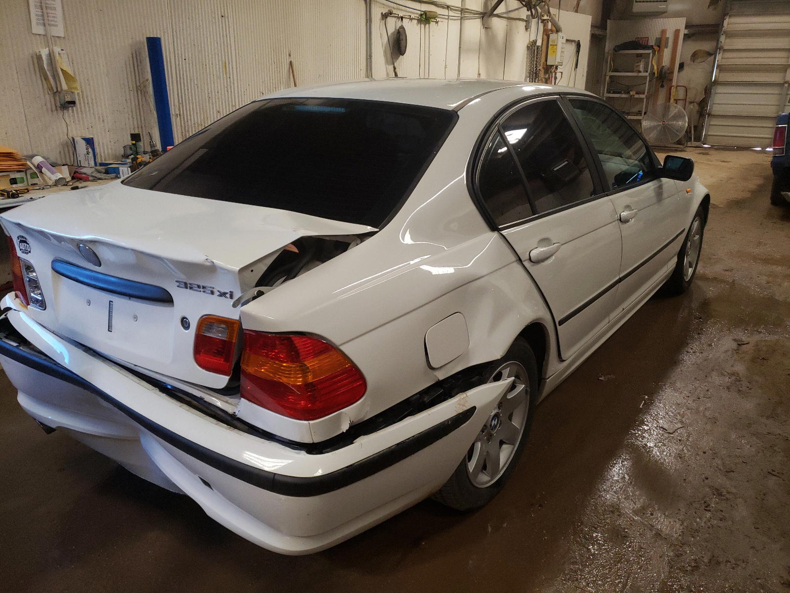 Photo 4 from auction – 2003 BMW 325 XI with VIN WBAEU33453PM55249