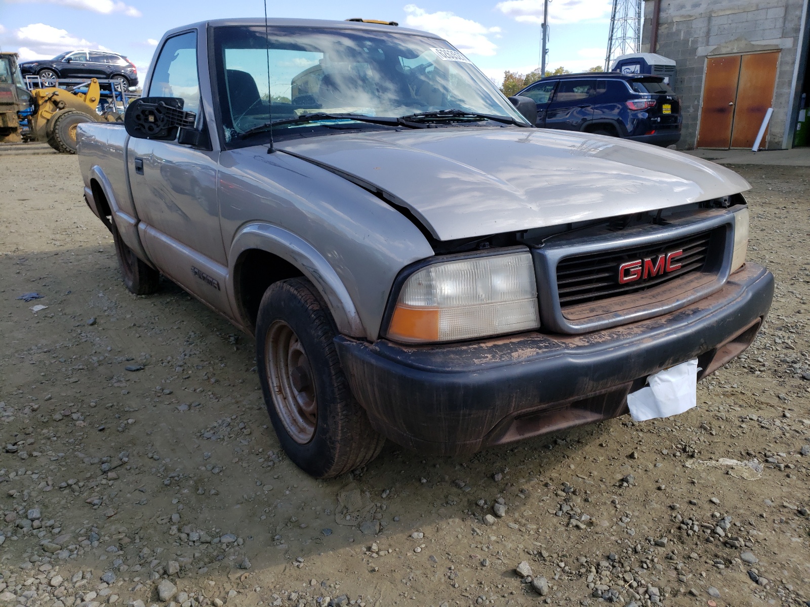GMC SONOMA 1999 with VIN 1GTCS1443X8512373 - Photo from auction