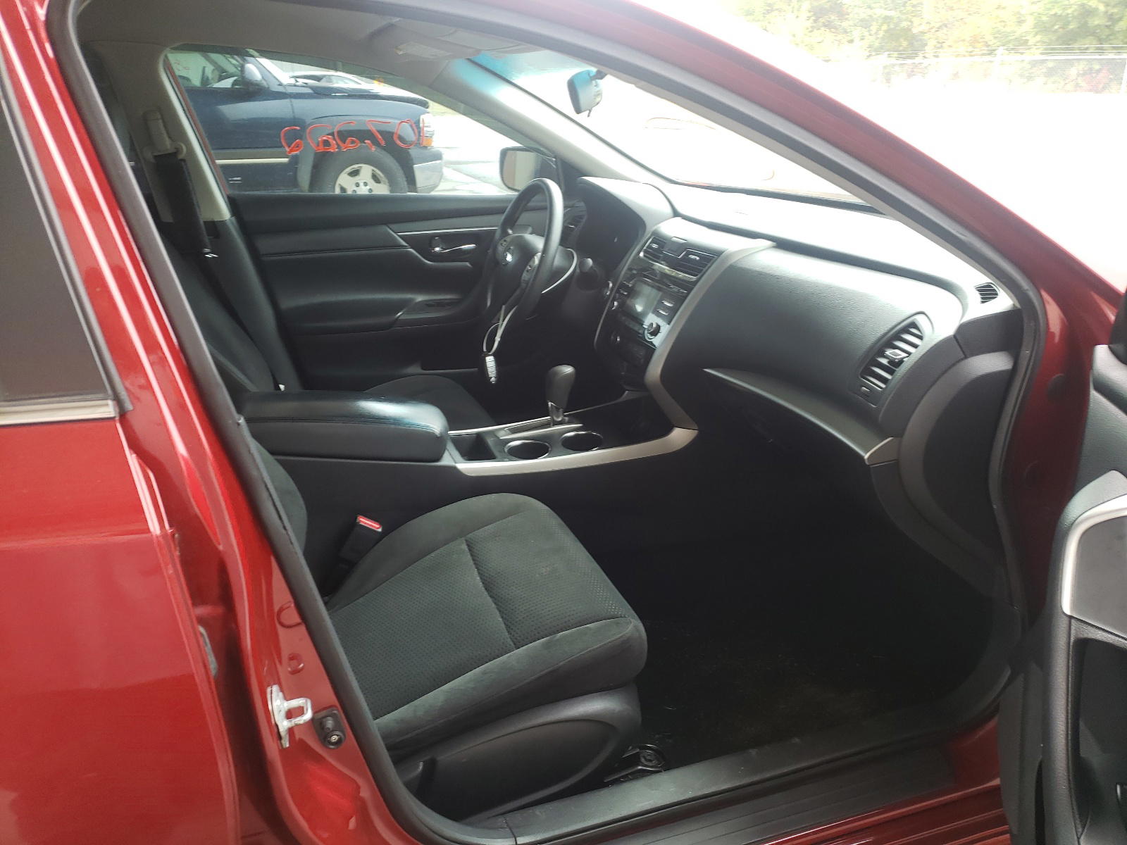 Photo 5 from auction – 2015 NISSAN ALTIMA 2.5 with VIN 1N4AL3AP1FC410134