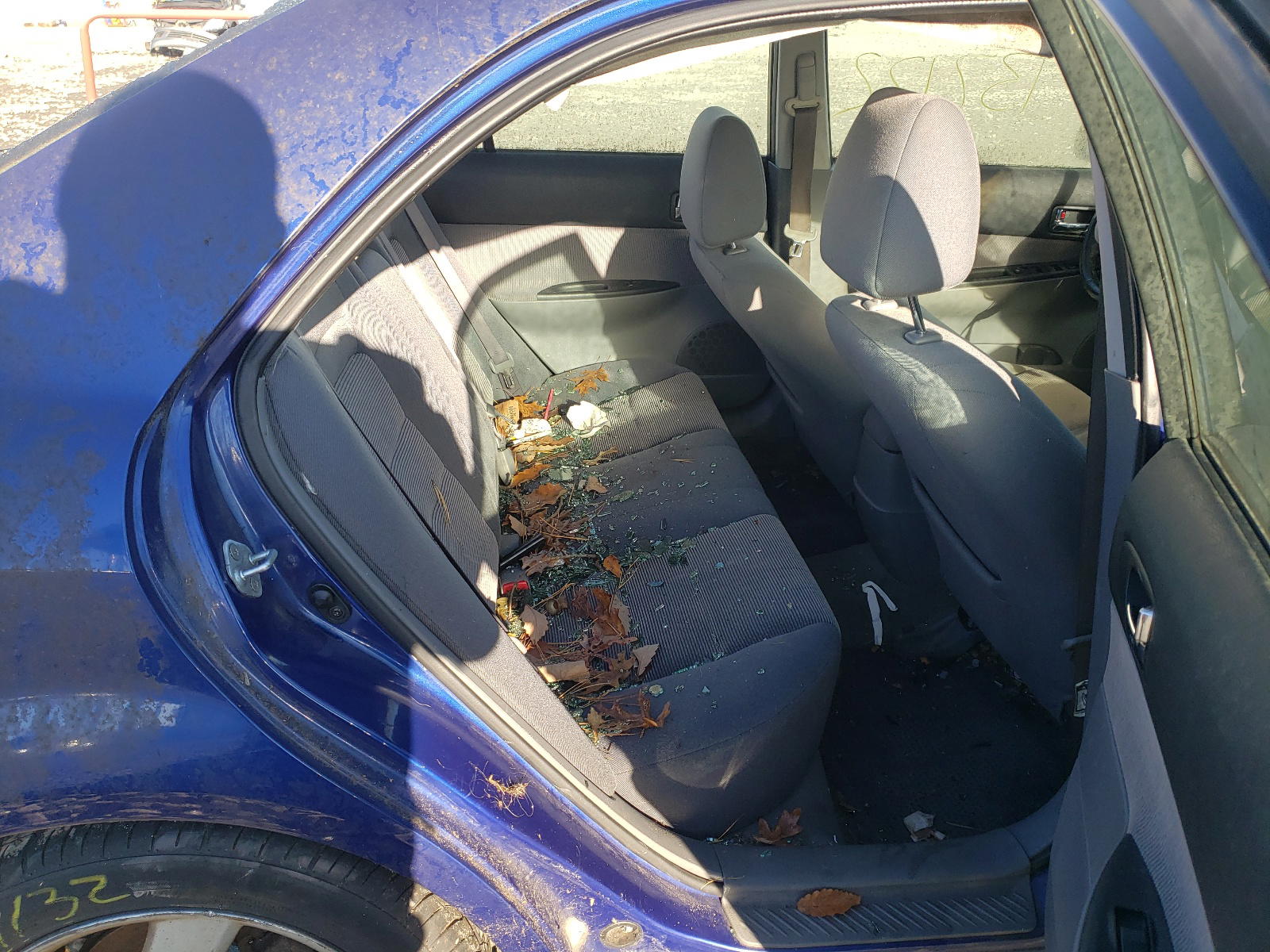 Photo 6 from auction – 2003 MAZDA 6 S with VIN 1YVFP80D735M28477