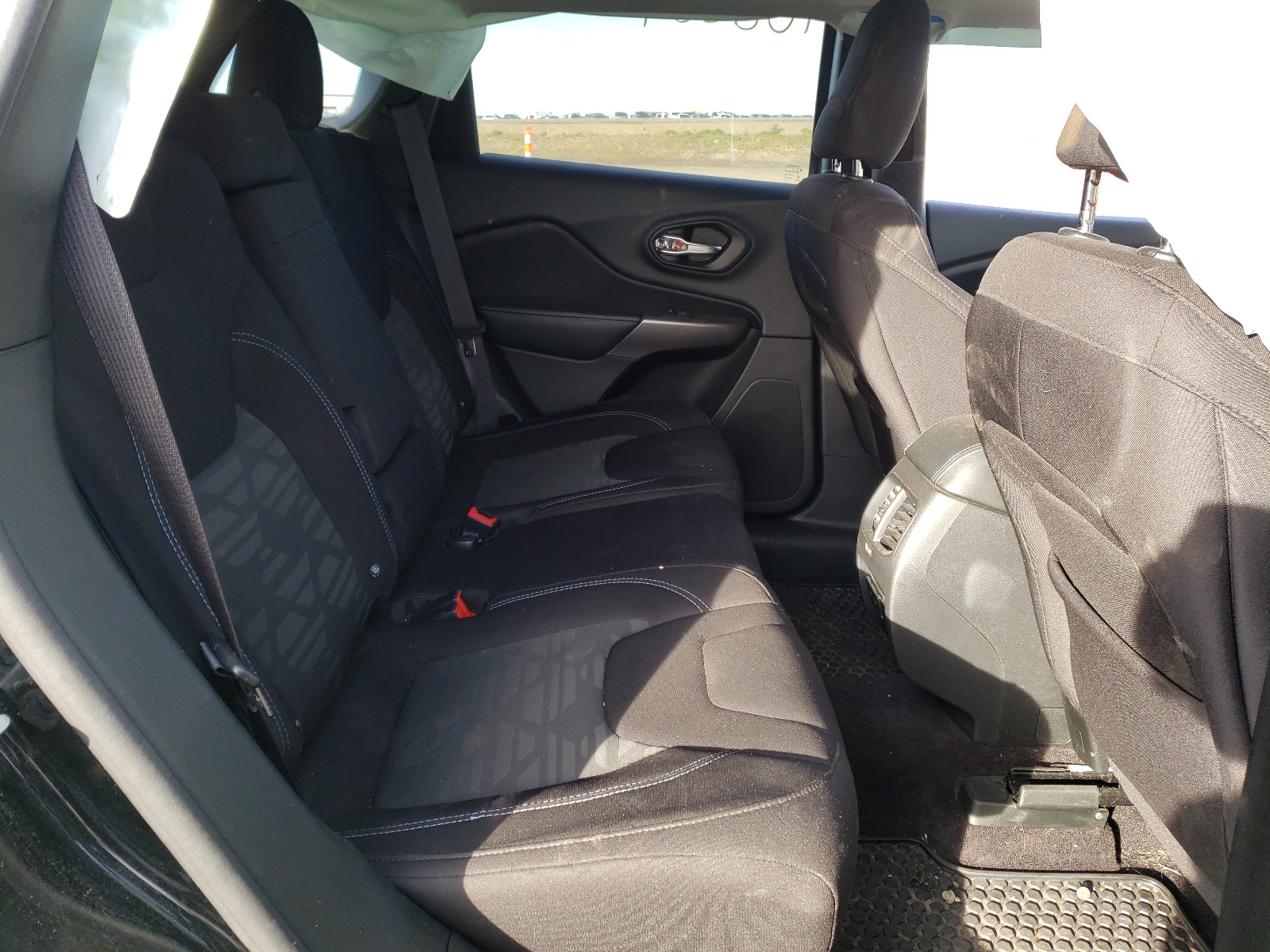 Photo 6 from auction – 2019 JEEP CHEROKEE L with VIN 1C4PJMCX3KD190738