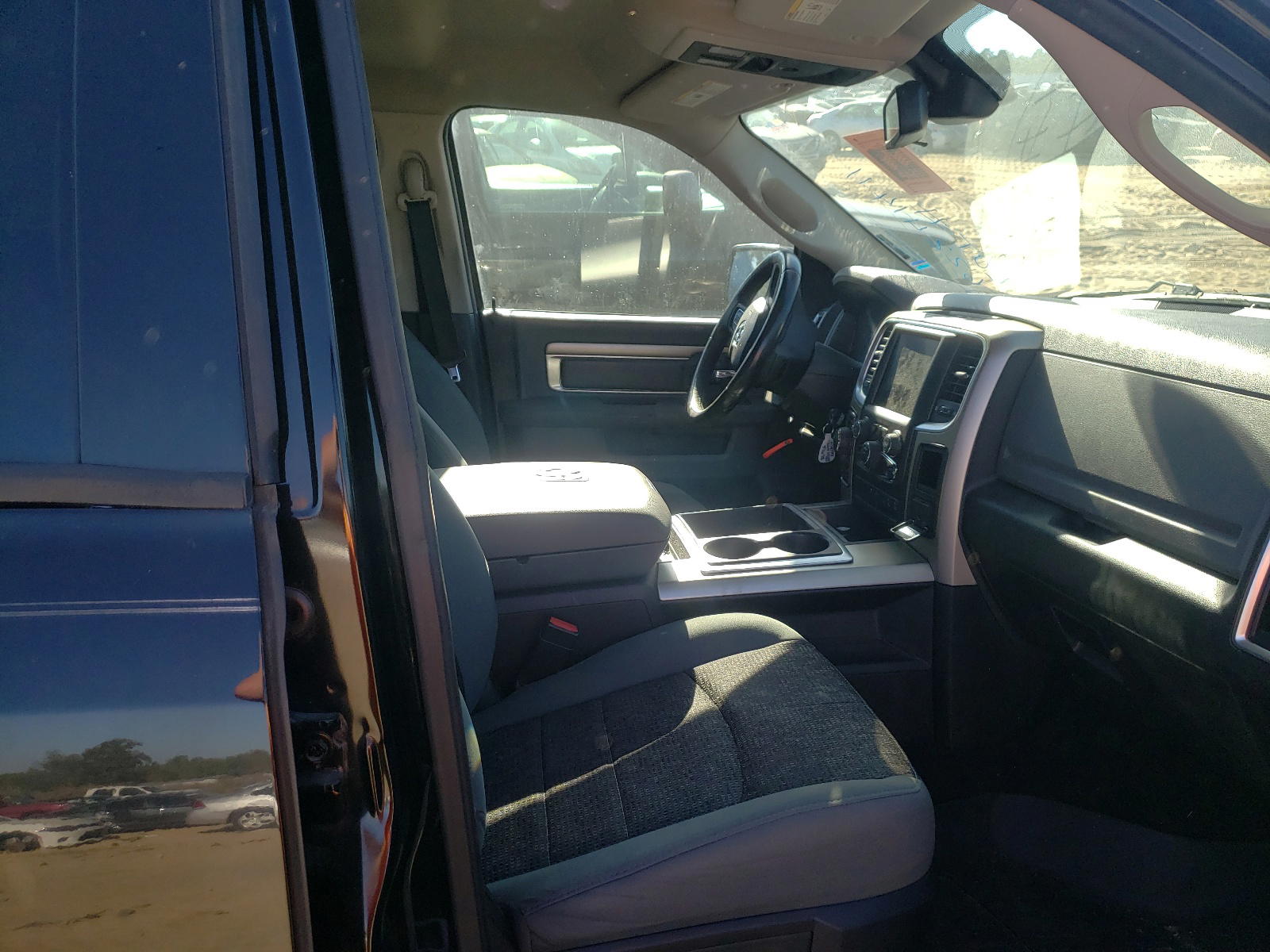 Photo 5 from auction – 2014 RAM 1500 SLT with VIN 1C6RR7GT8ES400378