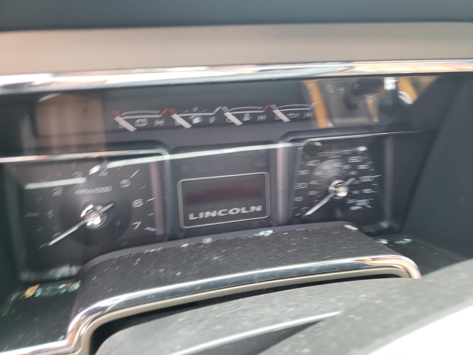 Photo 8 from auction – 2012 LINCOLN NAVIGATOR with VIN 5LMJJ2J50CEL01519