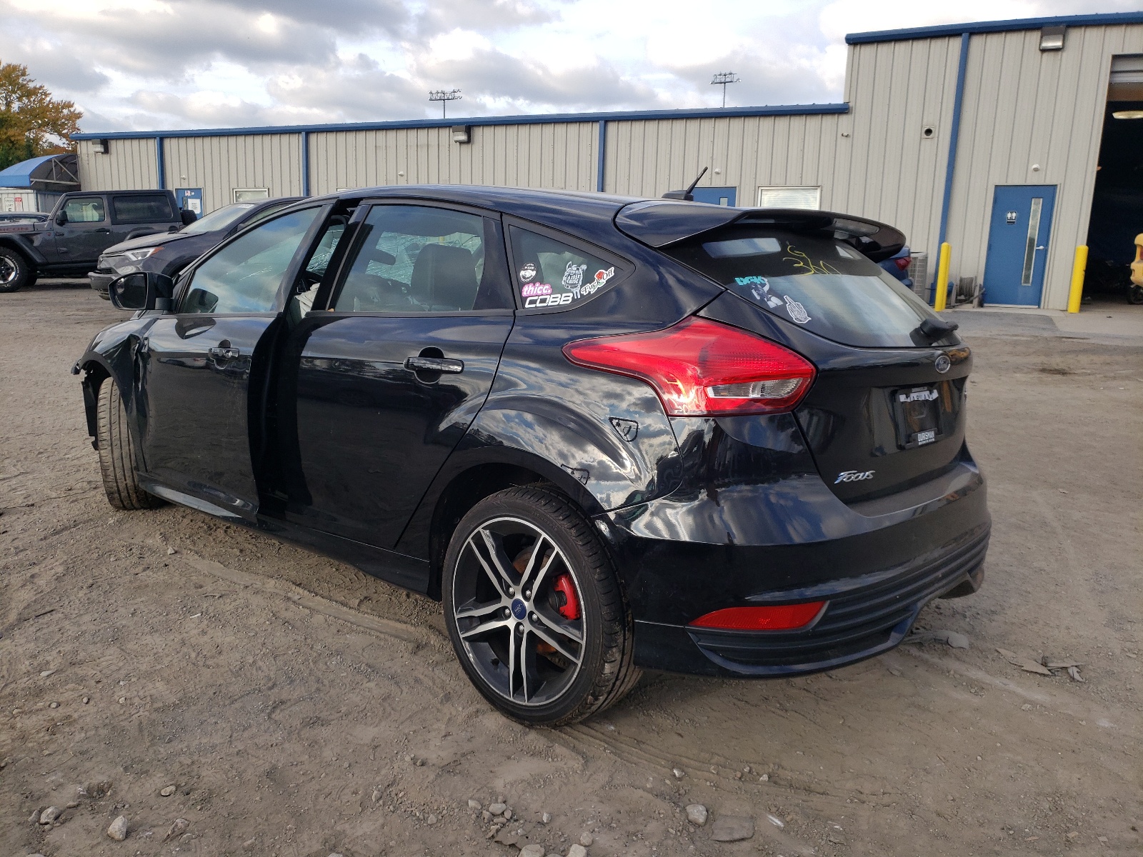 Photo 3 from auction – 2018 FORD FOCUS ST with VIN 1FADP3L98JL281866