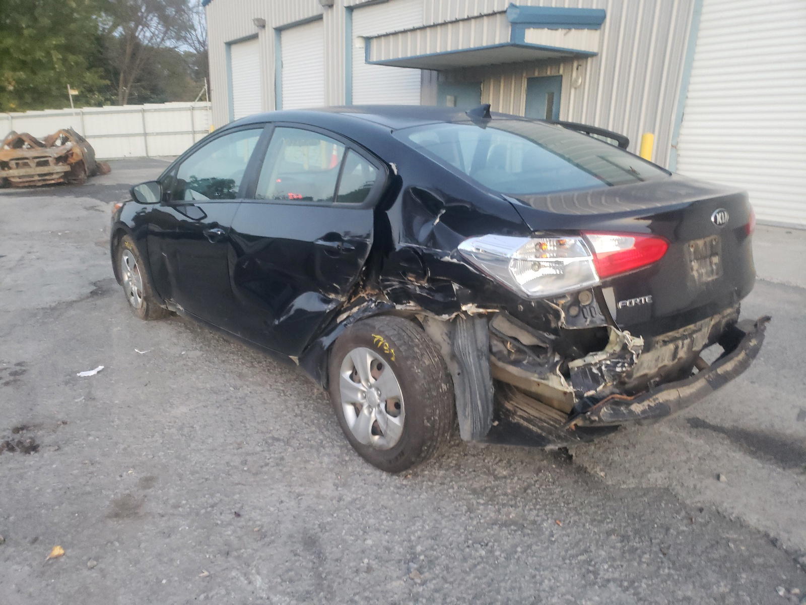 Photo 3 from auction – 2016 KIA FORTE LX with VIN KNAFK4A62G5525005