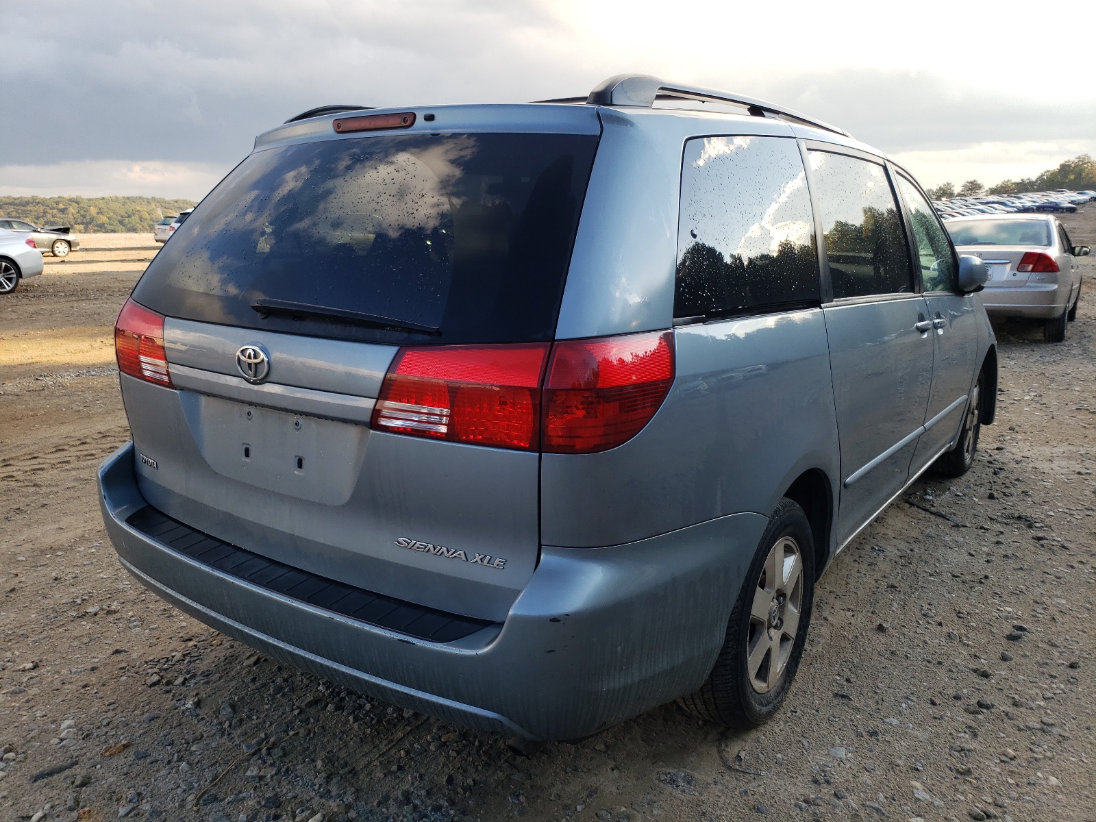 Photo 4 from auction – 2004 TOYOTA SIENNA XLE with VIN 5TDZA22C64S137339