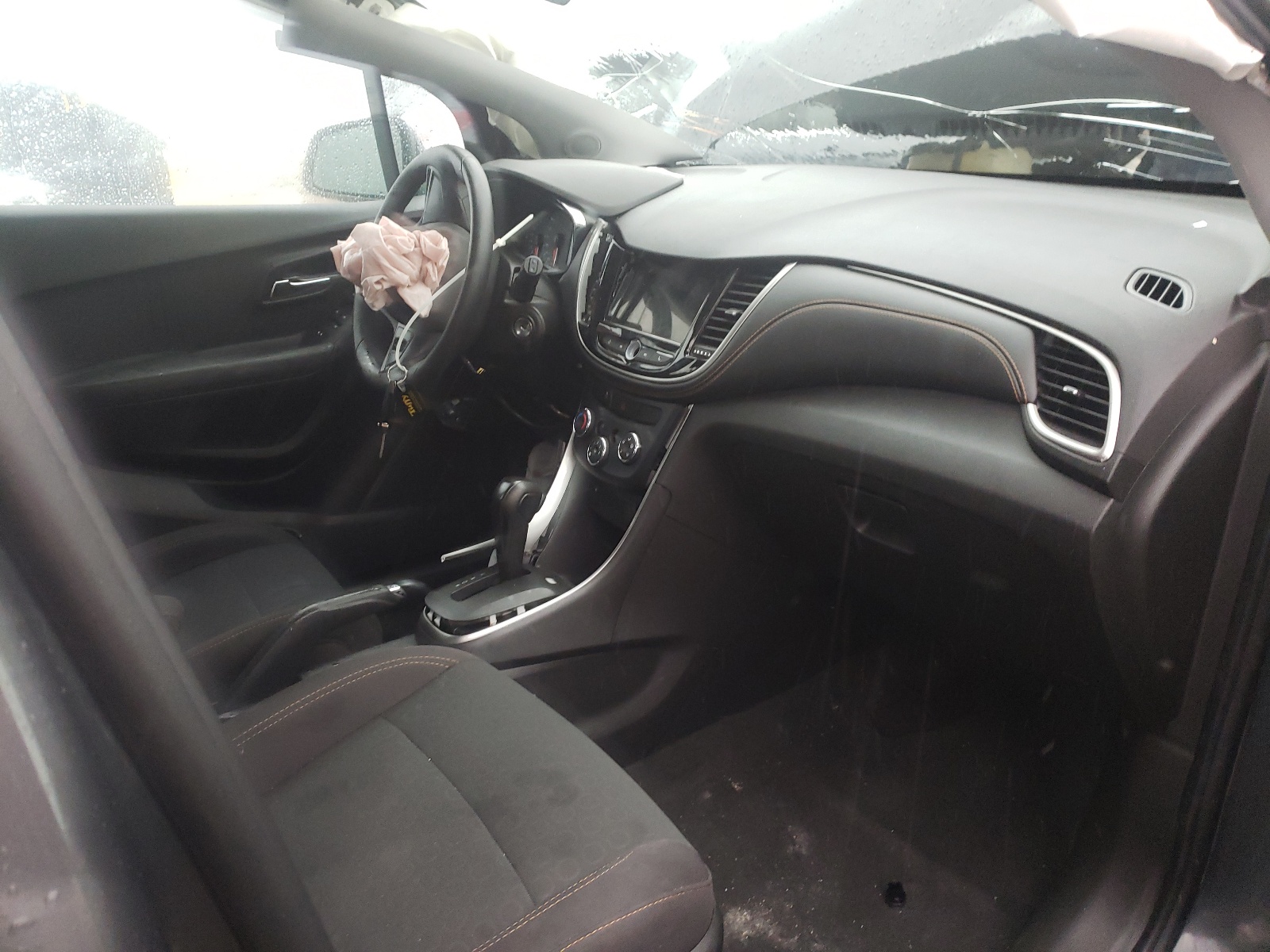 Photo 5 from auction – 2019 CHEVROLET TRAX LS with VIN 3GNCJKSB5KL196633