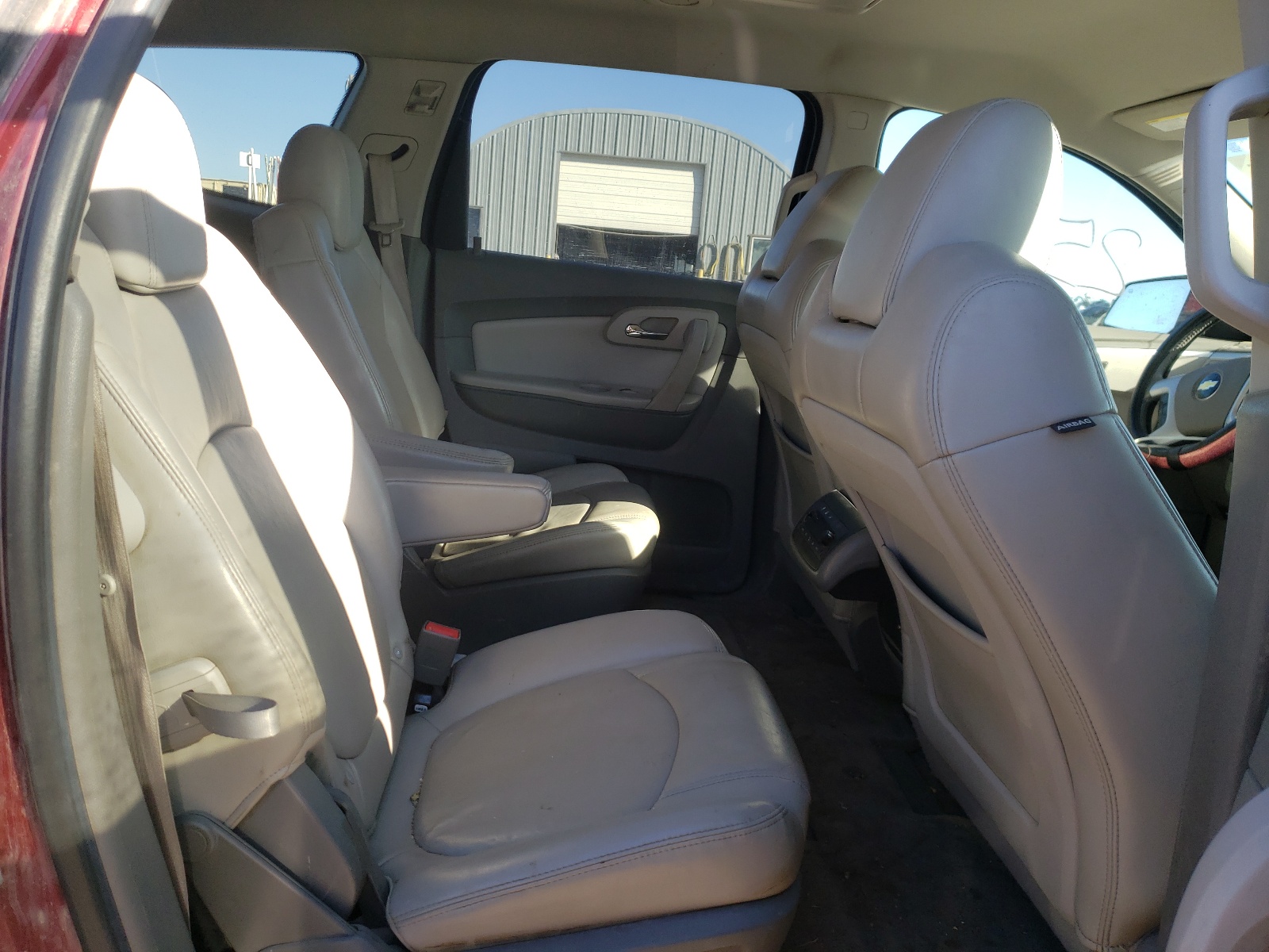 Photo 6 from auction – 2010 CHEVROLET TRAVERSE L with VIN 1GNLRGED9AJ239007