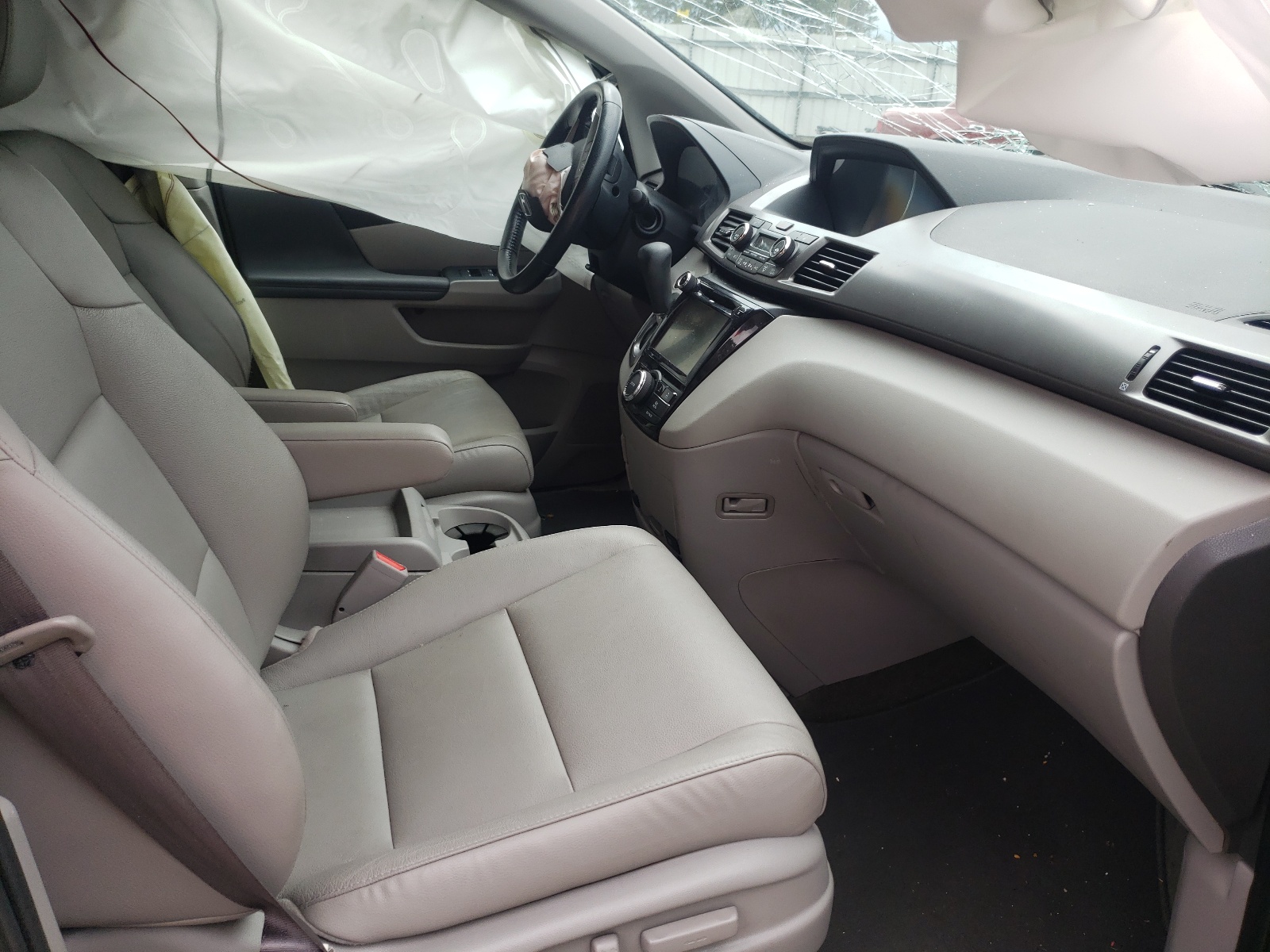 Photo 5 from auction – 2016 HONDA ODYSSEY EX with VIN 5FNRL5H67GB123214