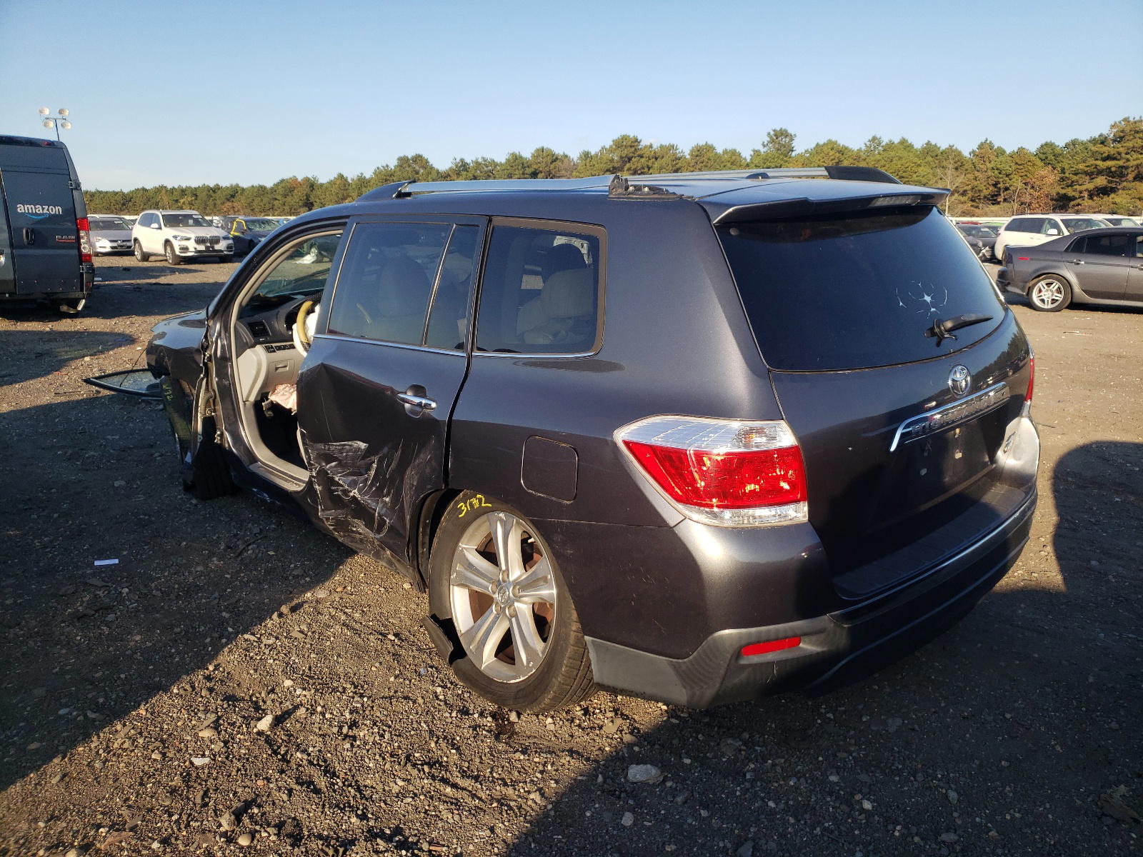Photo 3 from auction – 2013 TOYOTA HIGHLANDER with VIN 5TDDK3EH8DS205516