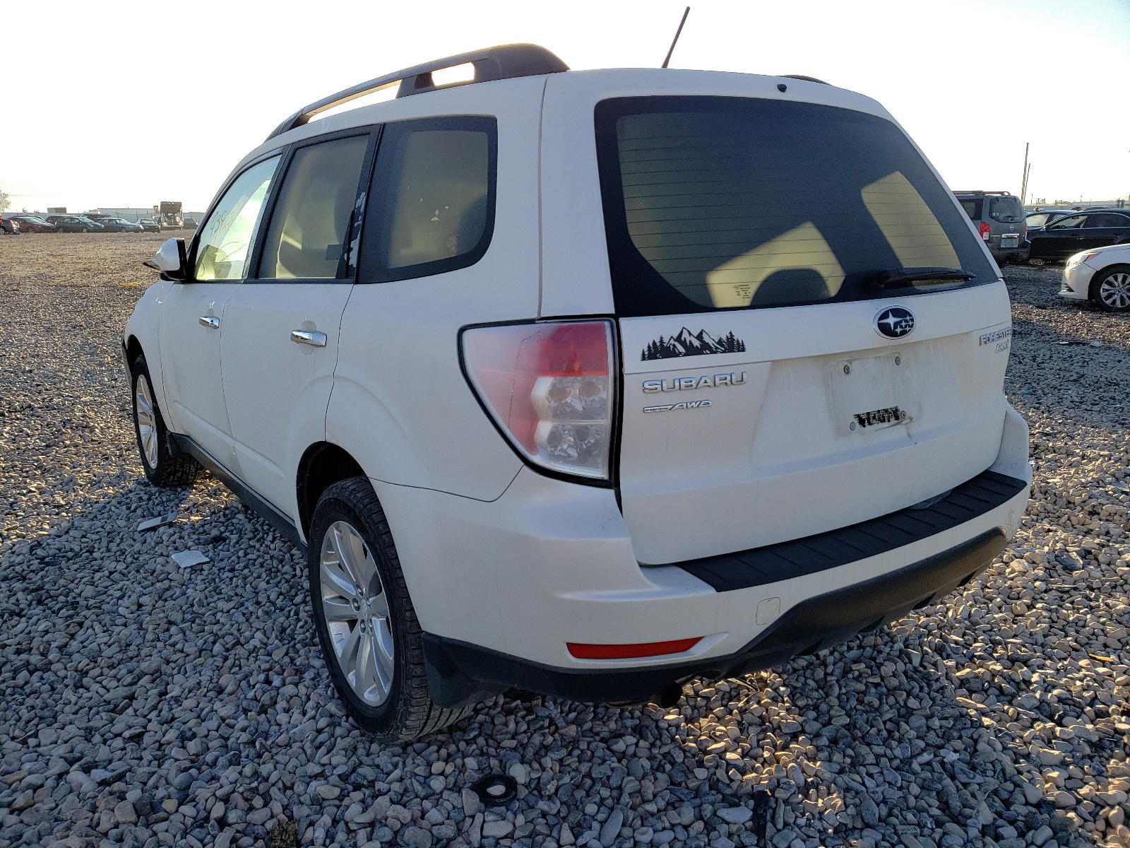 Photo 3 from auction – 2012 SUBARU FORESTER with VIN JF2SHADC5CH404138