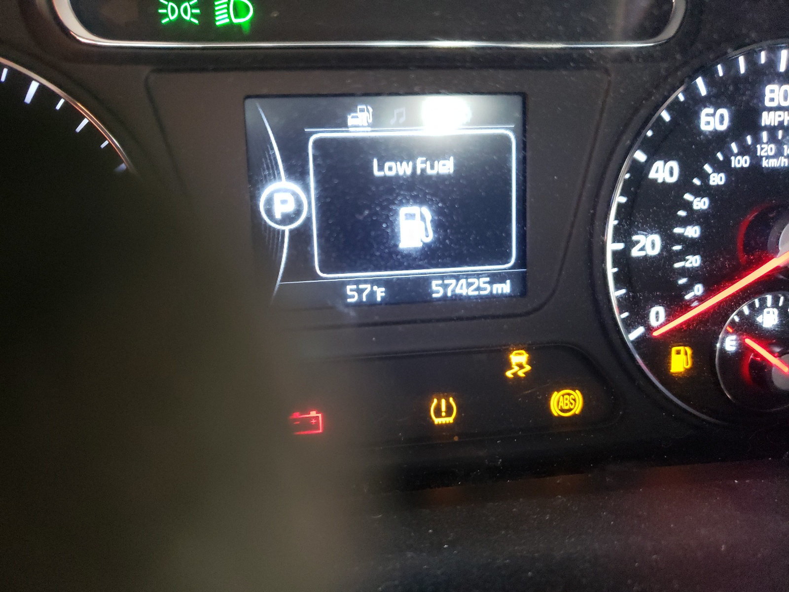 Photo 8 from auction – 2016 KIA SORENTO LX with VIN 5XYPG4A34GG147128