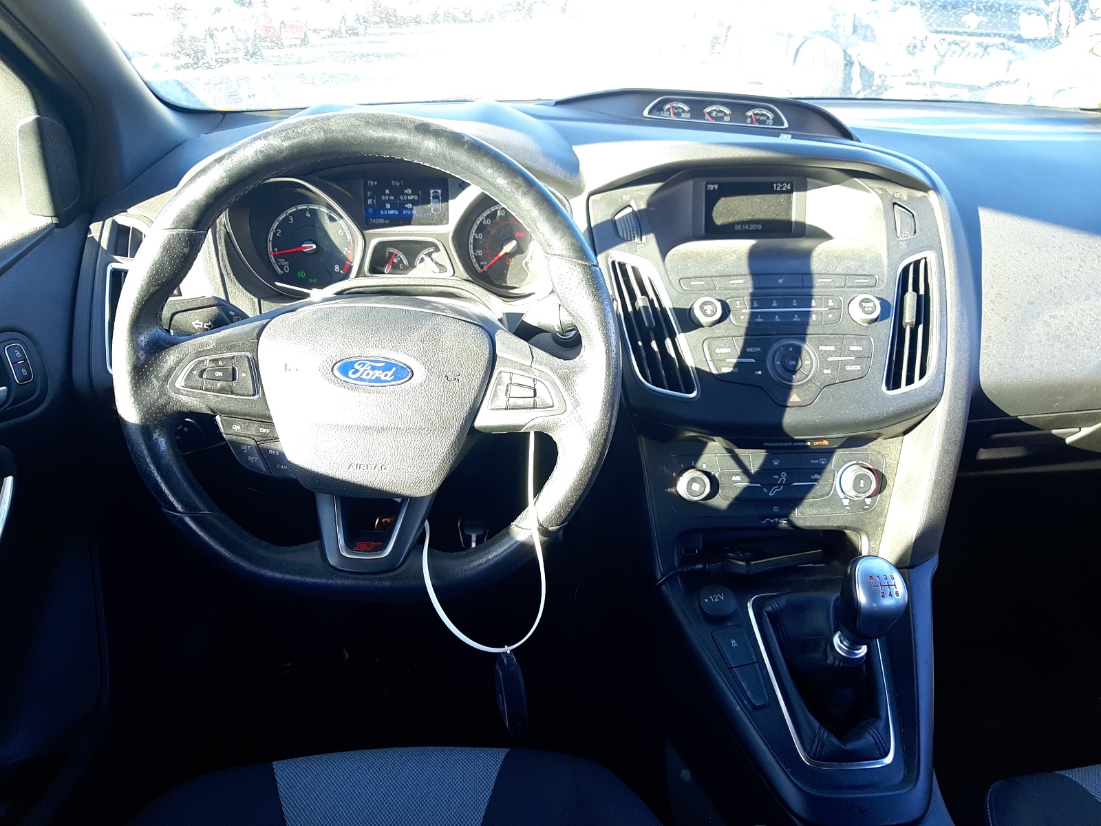 Photo 9 from auction – 2018 FORD FOCUS ST with VIN 1FADP3L9XJL332106