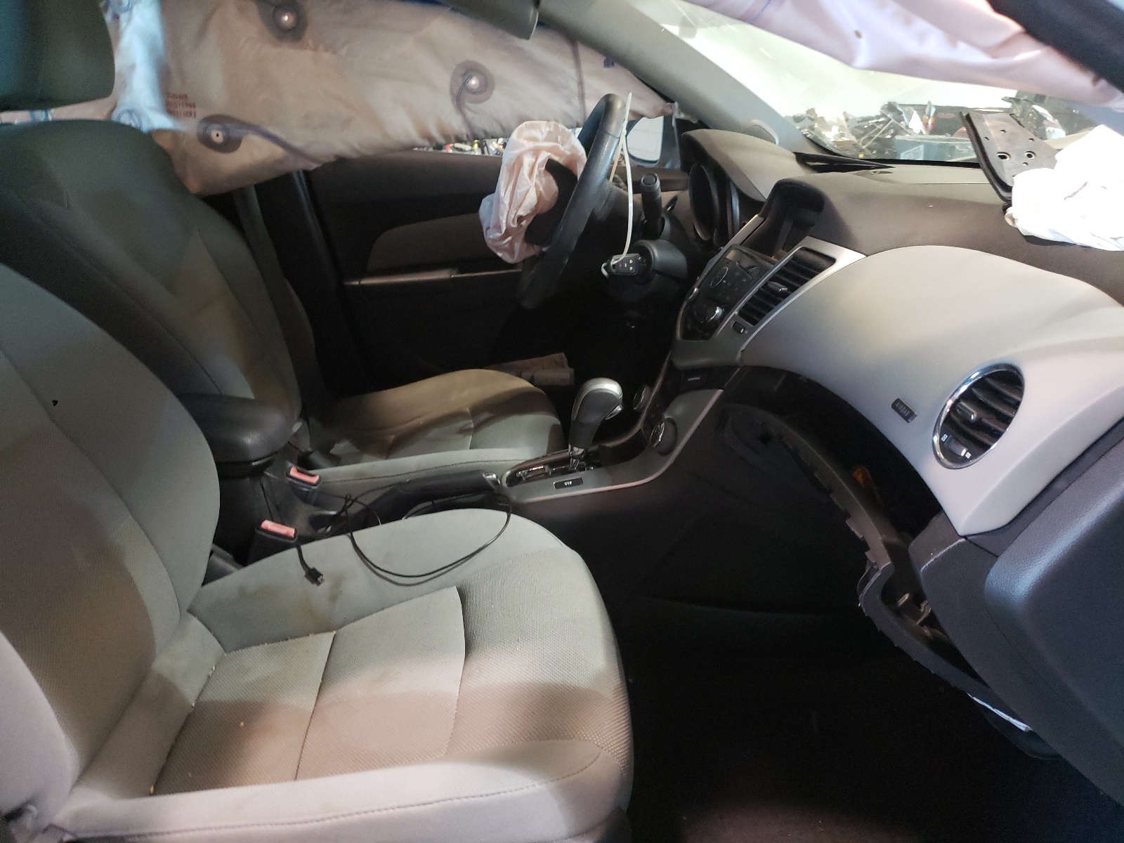 Photo 5 from auction – 2012 CHEVROLET CRUZE LT with VIN 1G1PE5SC2C7311454