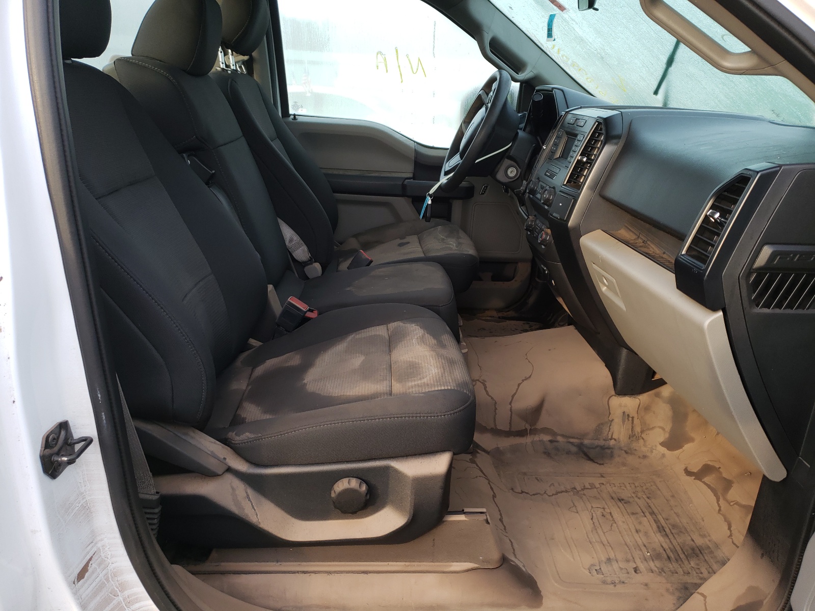 Photo 5 from auction – 2019 FORD F150 with VIN 1FTMF1C58KKD92696