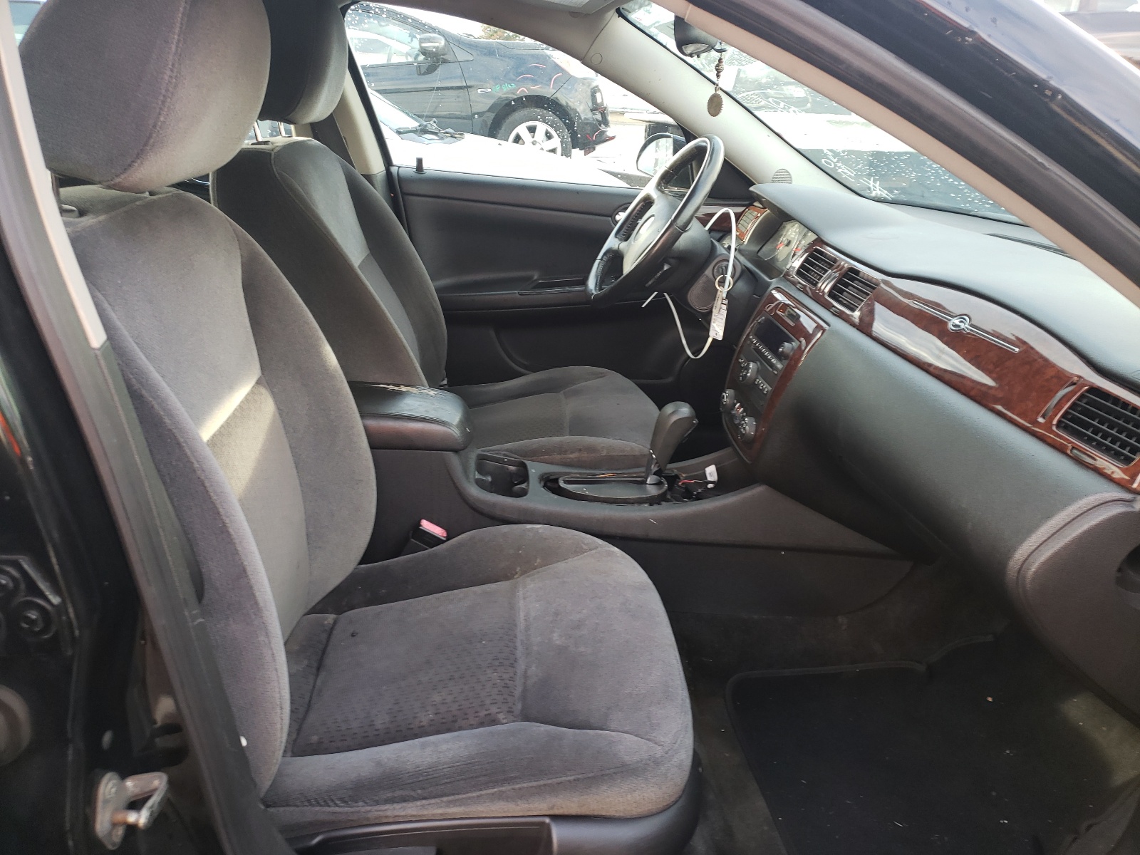 Photo 5 from auction – 2011 CHEVROLET IMPALA LT with VIN 2G1WG5EK9B1302500