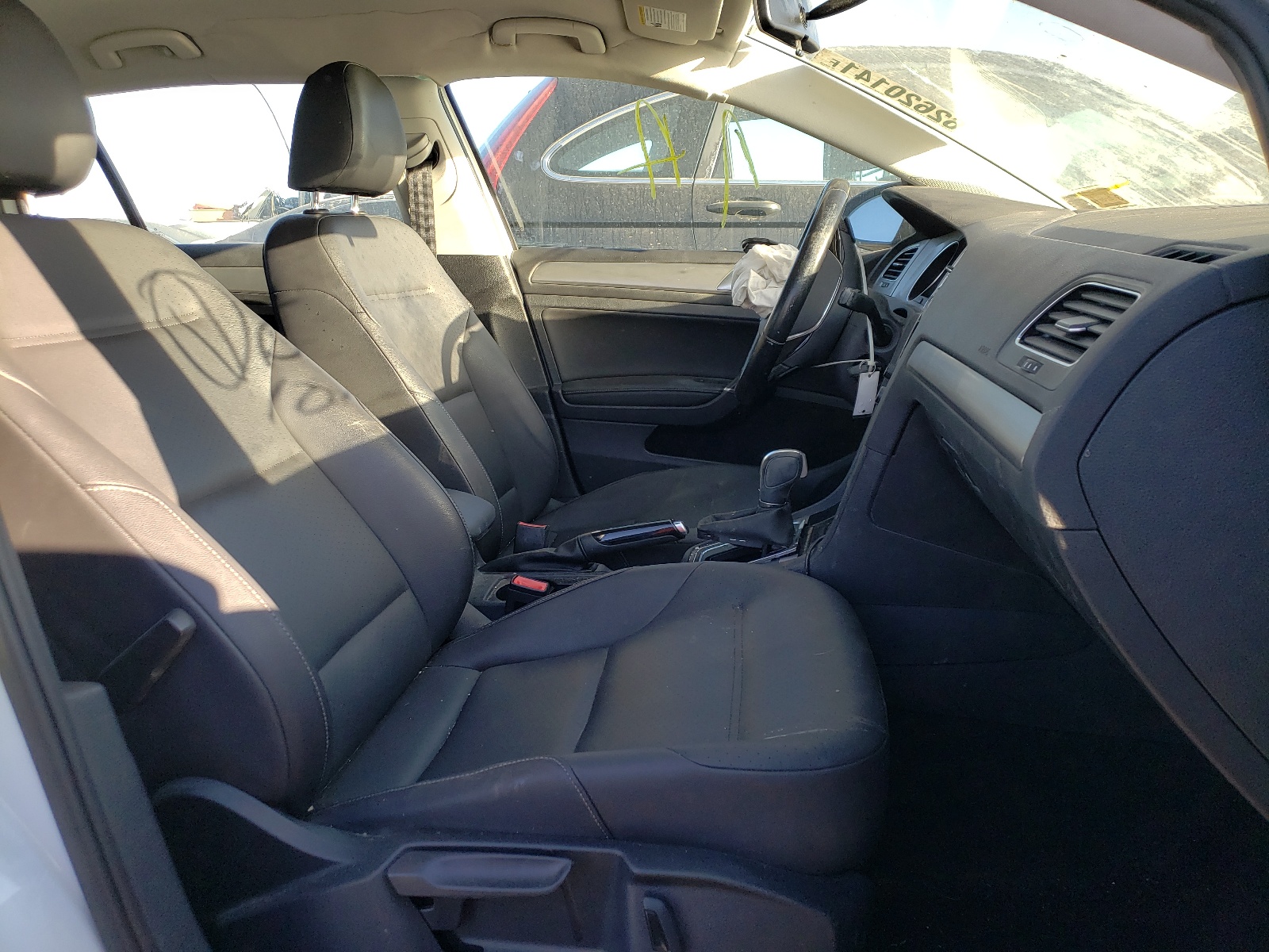 Photo 5 from auction – 2015 VOLKSWAGEN GOLF with VIN 3VW217AU6FM078172