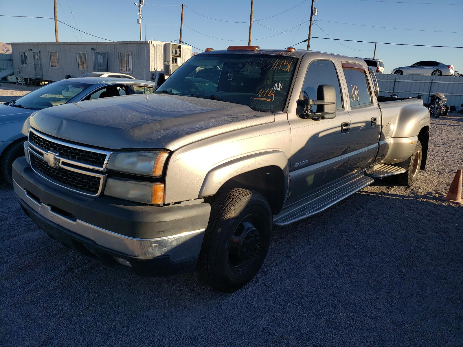 Photo 2 from auction – 2006 CHEVROLET SILVERADO with VIN 1GCJK33D46F222819