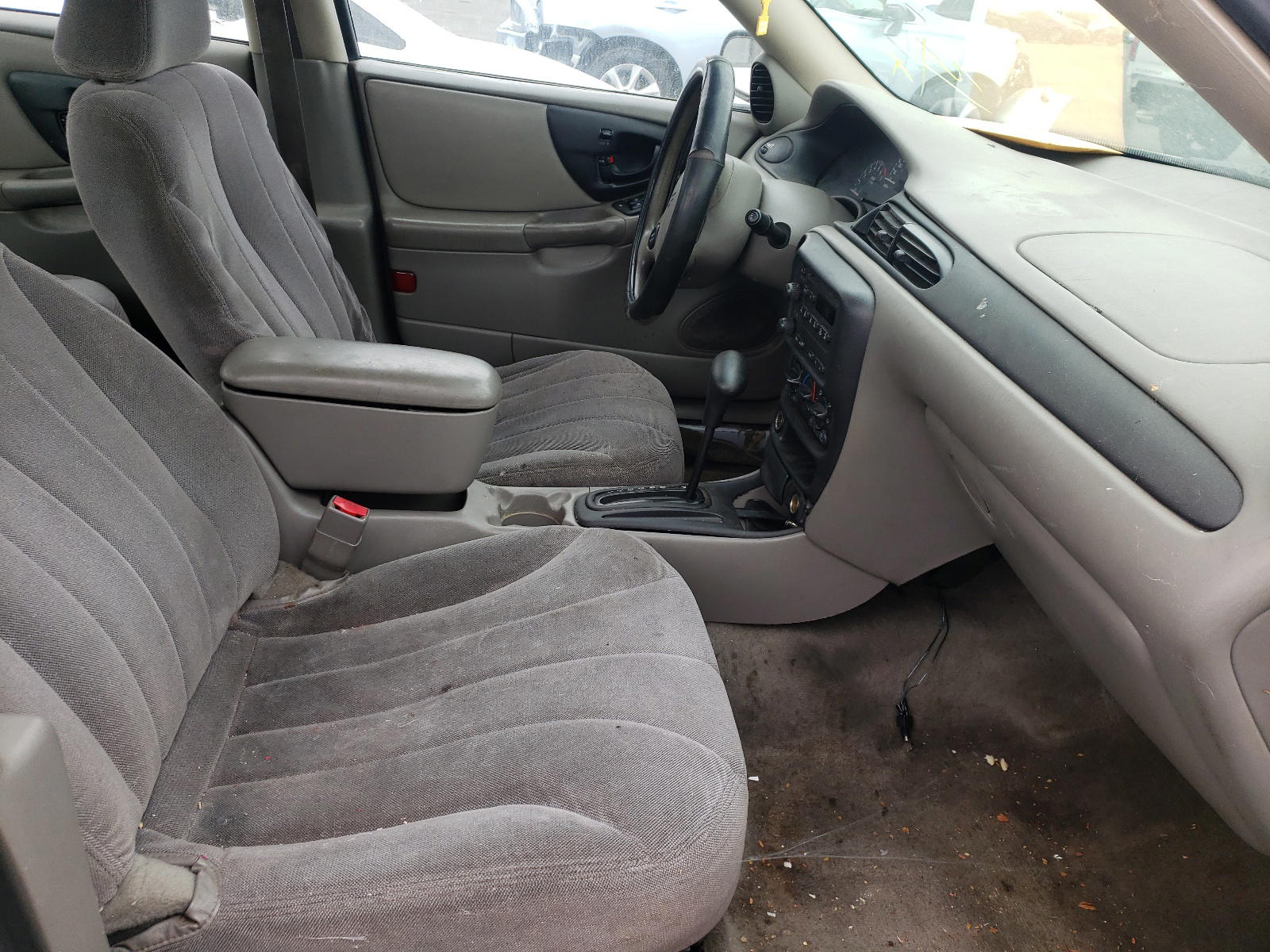Photo 5 from auction – 2004 CHEVROLET CLASSIC with VIN 1G1ND52F64M622537