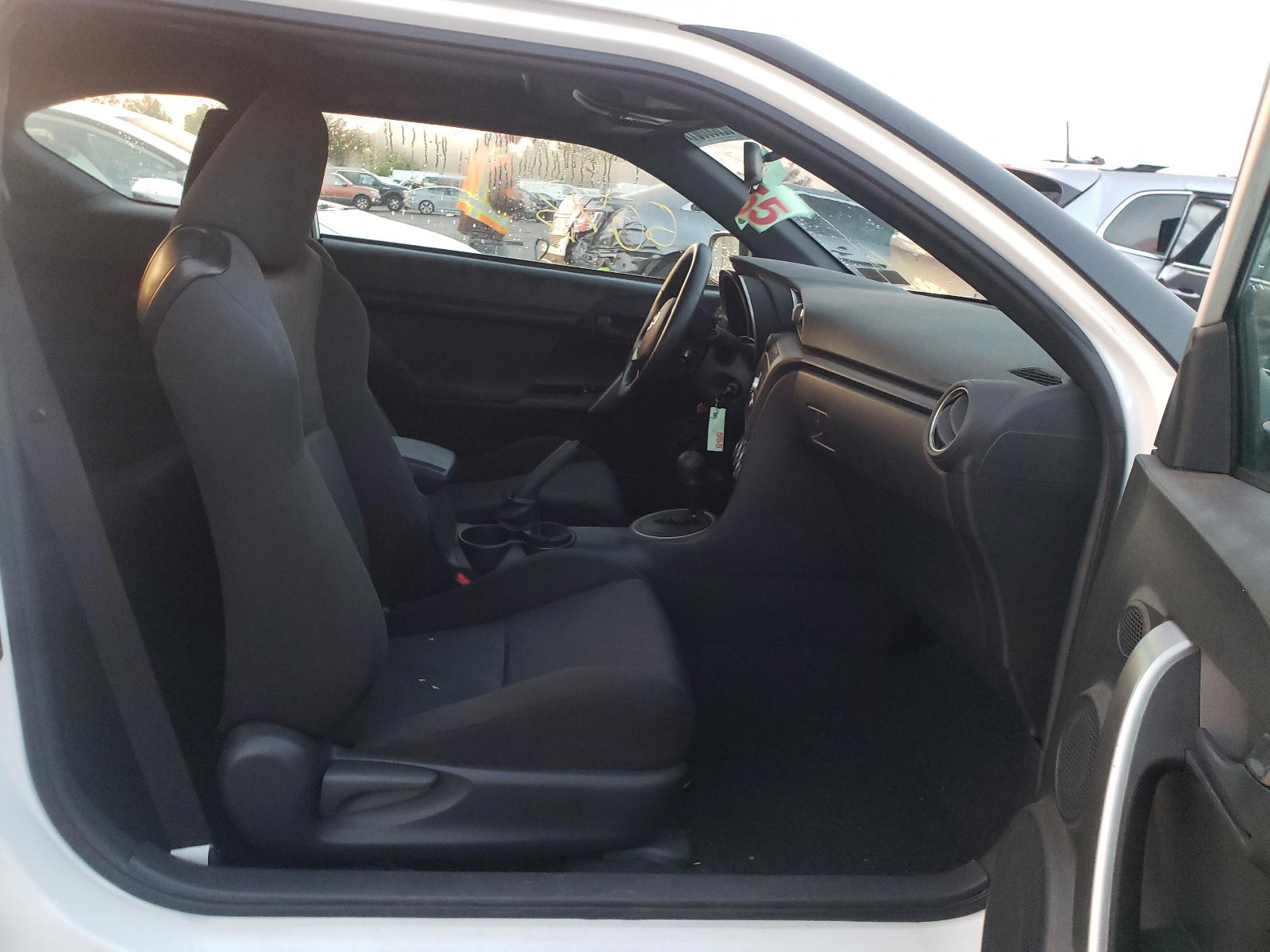 Photo 5 from auction – 2011 TOYOTA SCION TC with VIN JTKJF5C73B3009309