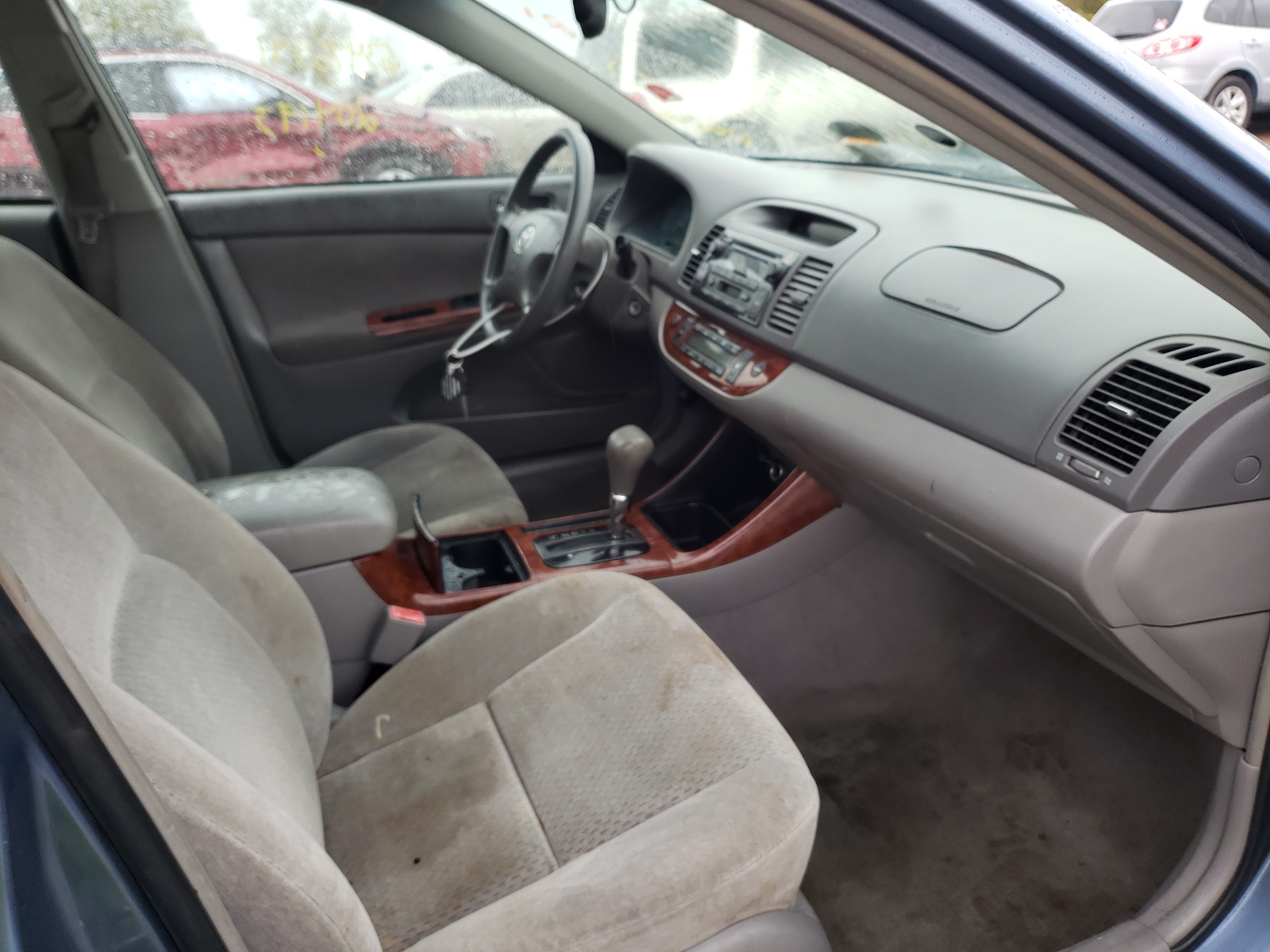 Photo 5 from auction – 2002 TOYOTA CAMRY LE with VIN 4T1BE32K12U616646