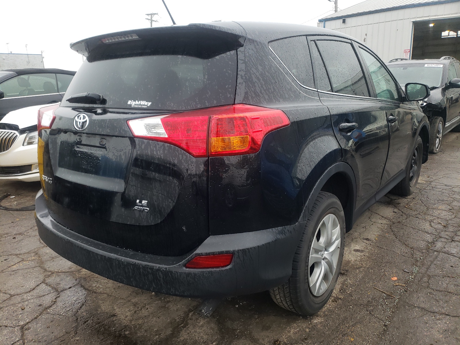 Photo 4 from auction – 2015 TOYOTA RAV4 LE with VIN 2T3BFREV8FW390043