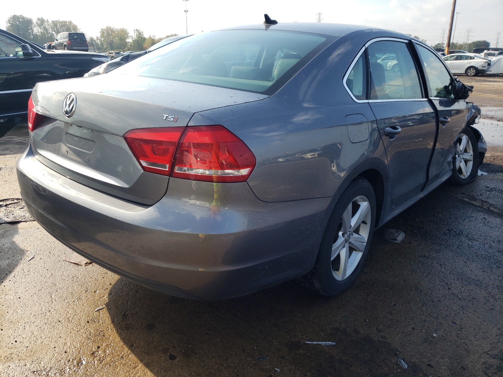 Photo 4 from auction – 2015 VOLKSWAGEN PASSAT S with VIN 1VWAT7A39FC078780