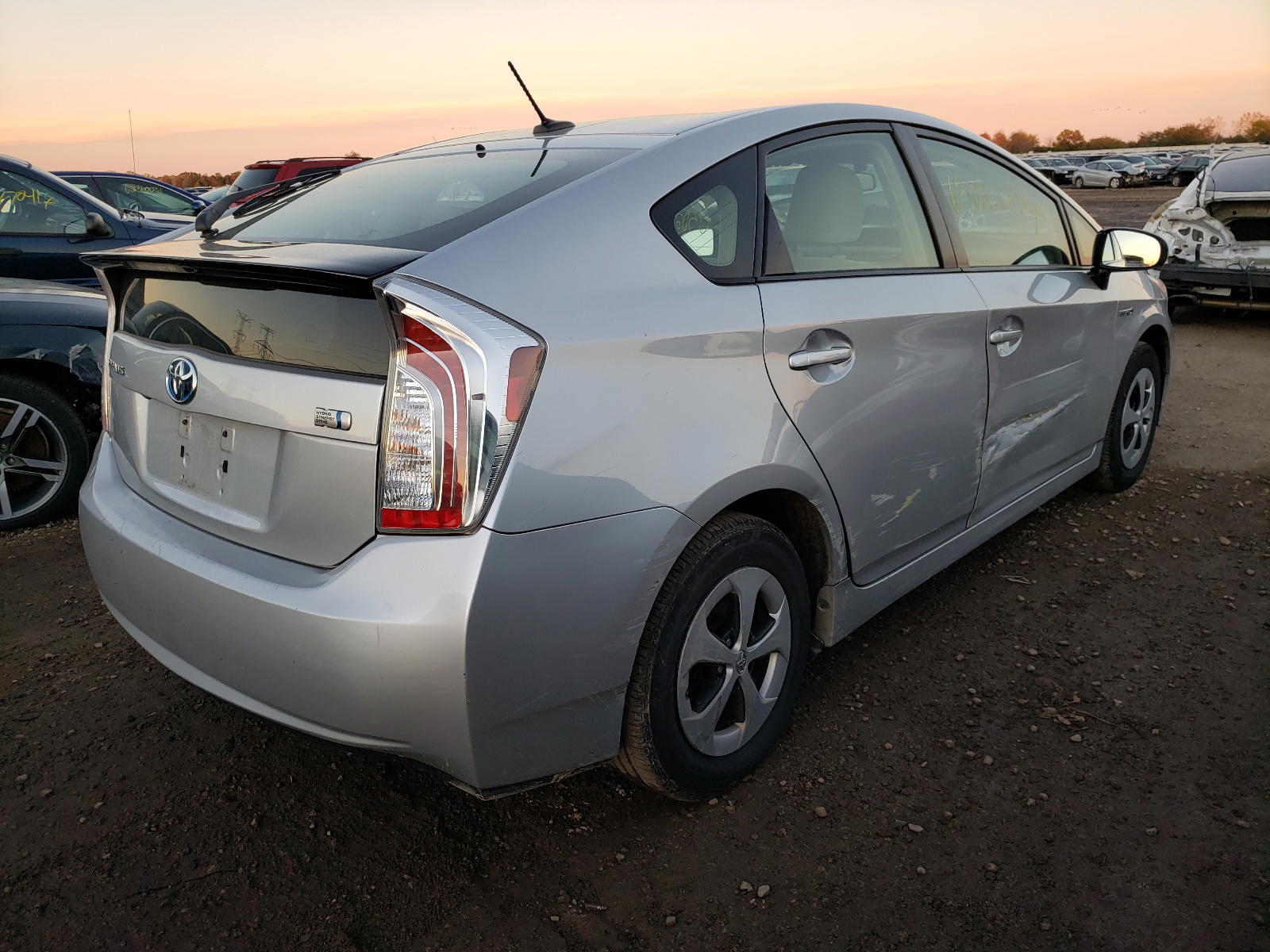 Photo 4 from auction – 2013 TOYOTA PRIUS with VIN JTDKN3DU7D0339854