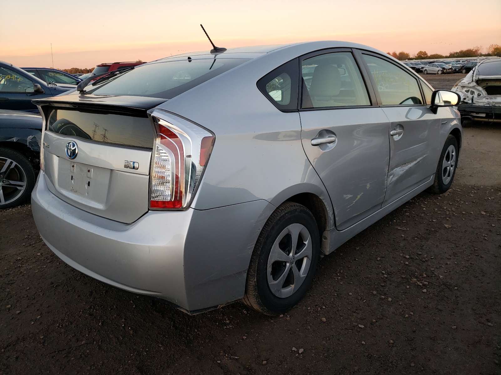 صورة رقم 4 من المزاد - 2013 TOYOTA PRIUS مع VIN JTDKN3DU7D0339854
