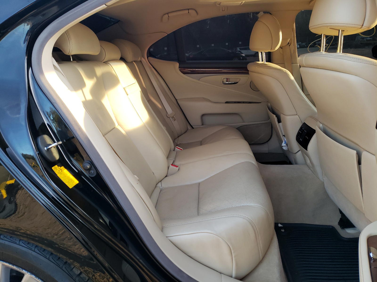 Photo 6 from auction – 2013 LEXUS LS 460 with VIN JTHBL5EF1D5119872