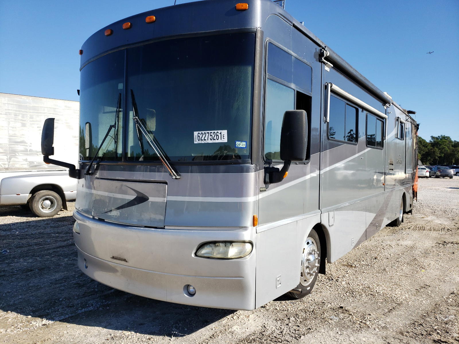 Photo 2 from auction – 2004 WINNEBAGO ITASCA with VIN 4UZAAHDC04CN10174