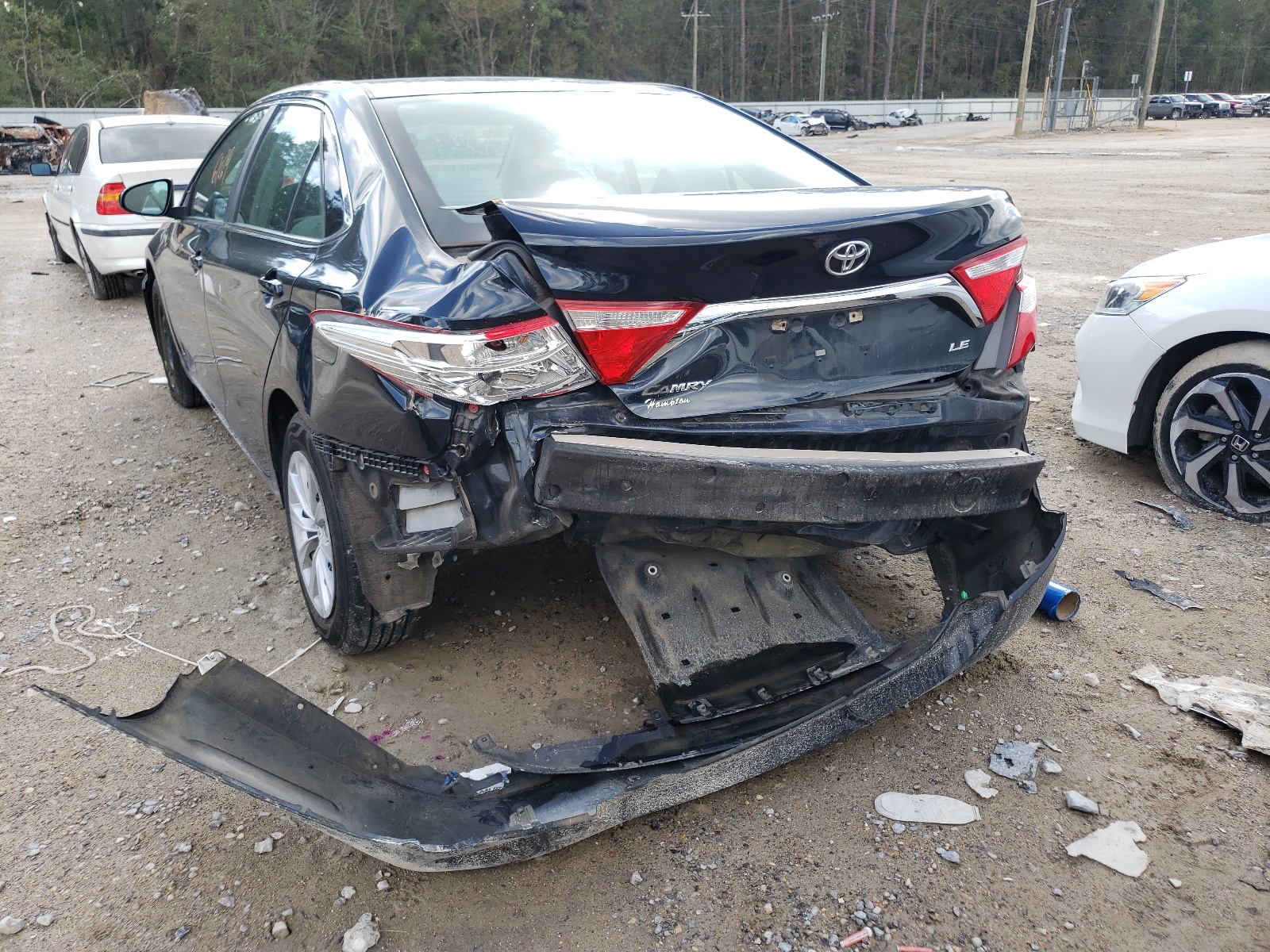 Photo 3 from auction – 2016 TOYOTA CAMRY LE with VIN 4T1BF1FK1GU197720