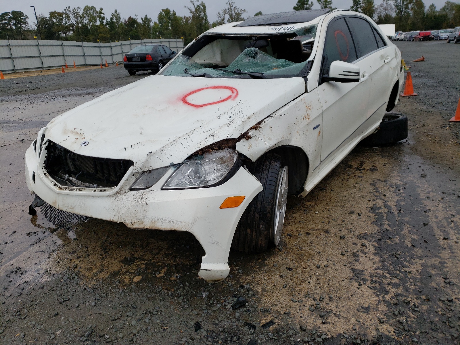 Photo 2 from auction – 2012 MERCEDES-BENZ E 350 with VIN WDDHF5KBXCA570427