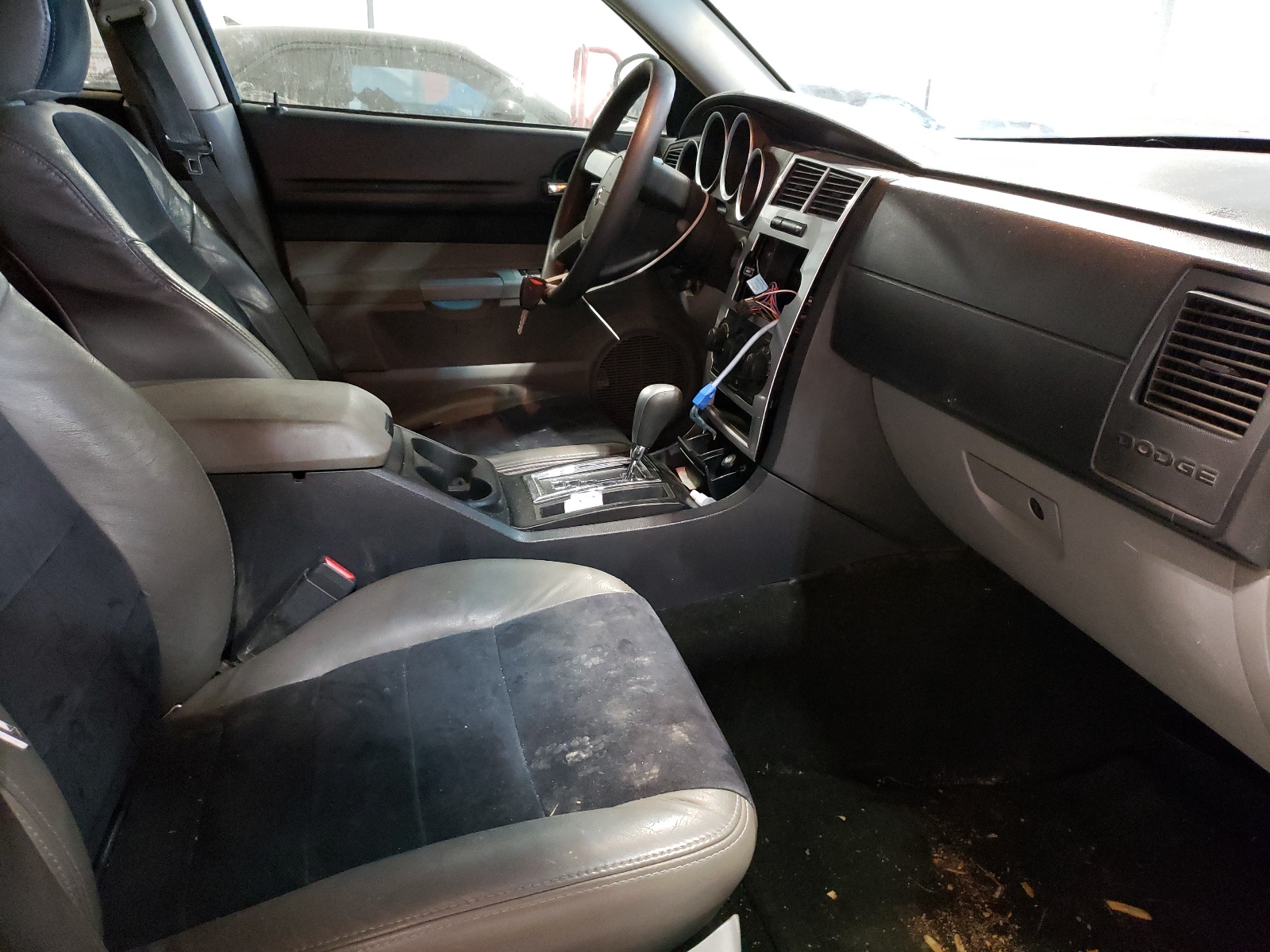 Photo 5 from auction – 2007 DODGE MAGNUM SXT with VIN 2D4FV47V17H624225