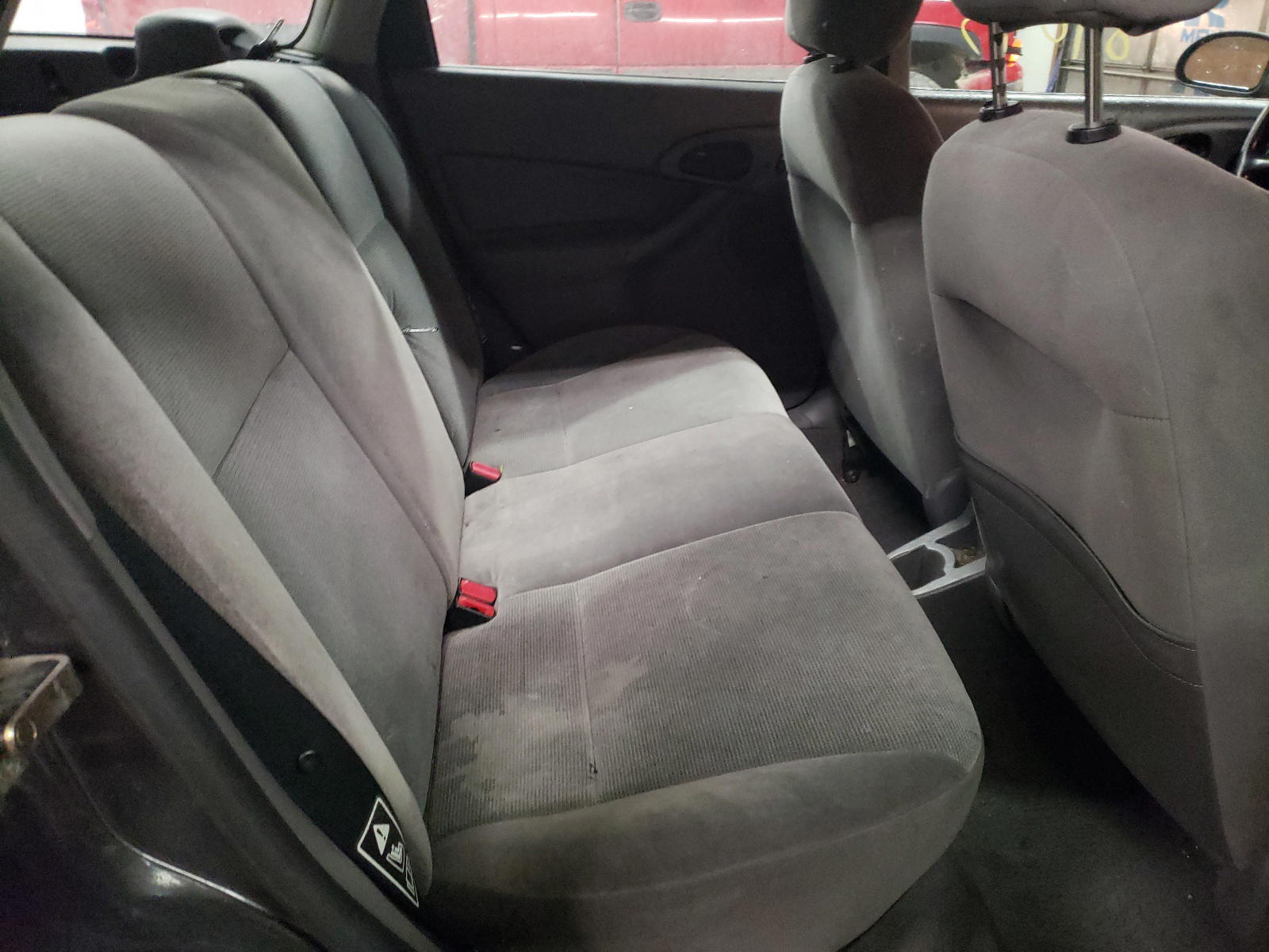 Photo 6 from auction – 2002 FORD FOCUS SE with VIN 1FAFP36342W266152
