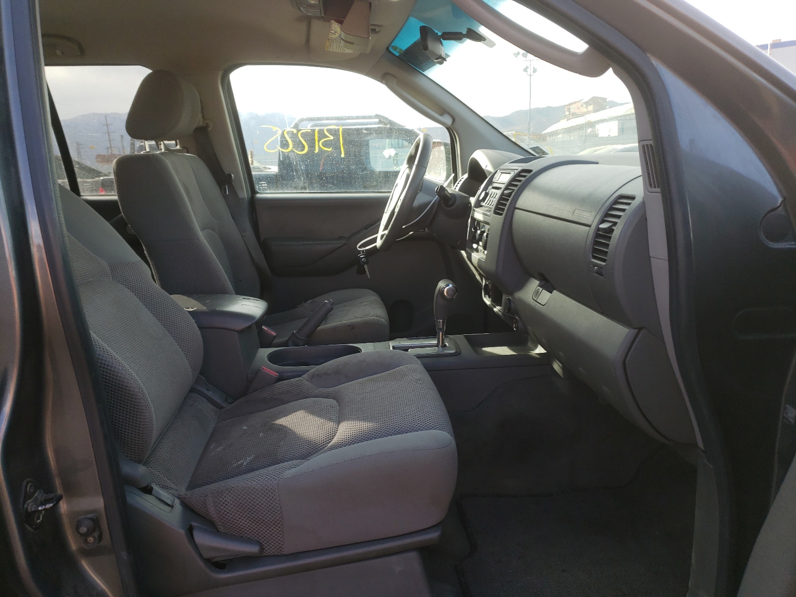 Photo 5 from auction – 2006 NISSAN FRONTIER C with VIN 1N6AD07W06C440338
